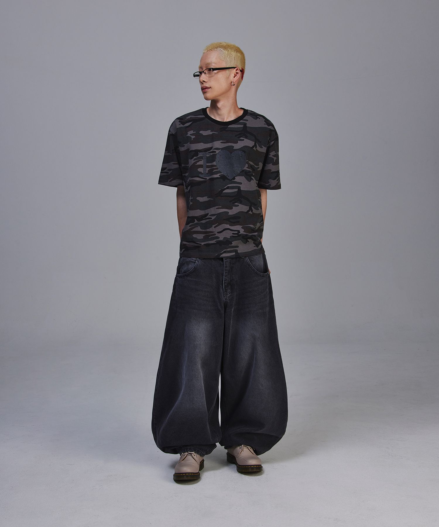 SCALLYWAG/SWING BALLOON FIT DENIM/ユニセックス/ワイドパンツ MUSINSA | SCALLYWAG Swing Balloon Fit Denim [Black]