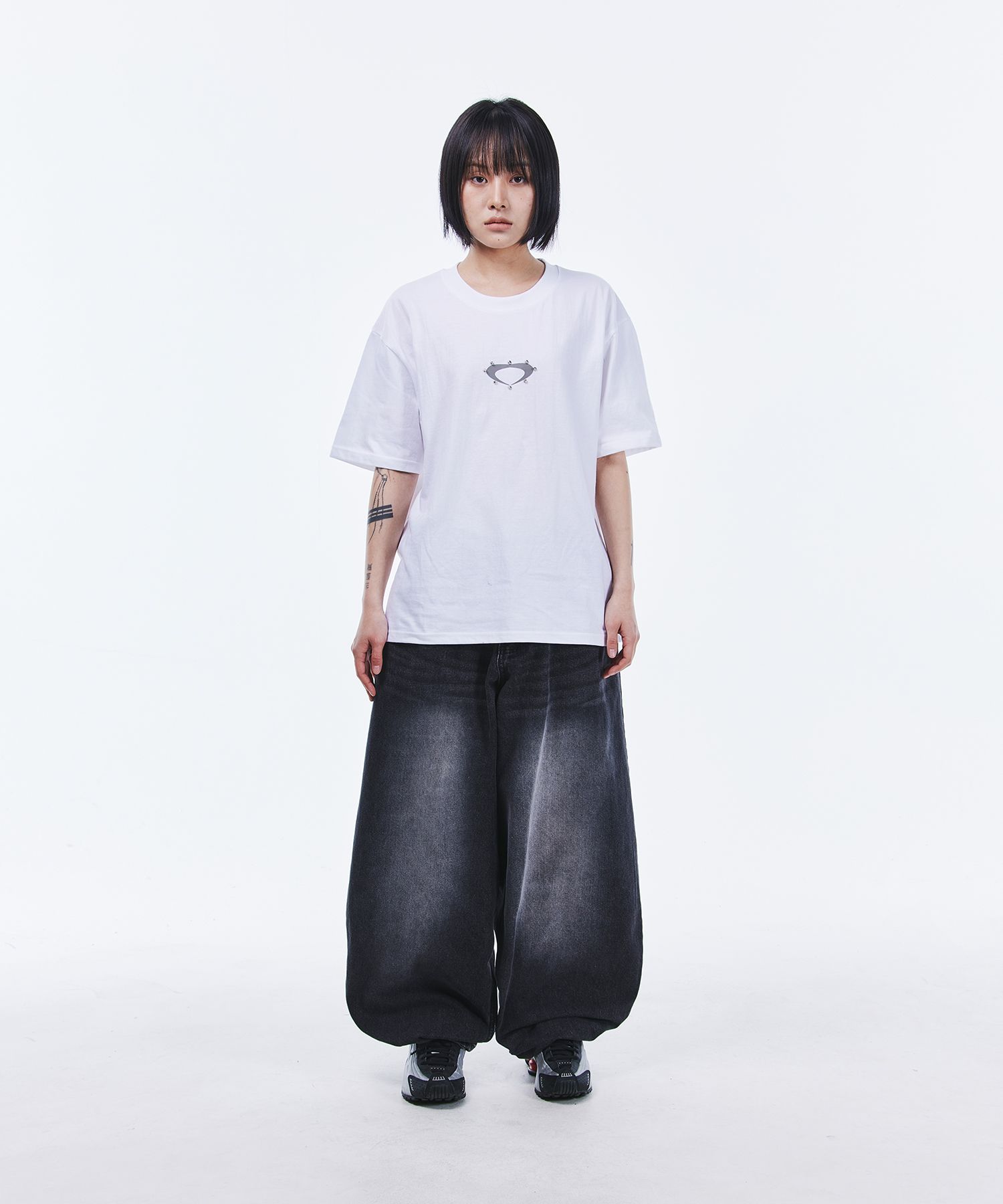 SCALLYWAG/SWING BALLOON FIT DENIM/ユニセックス/ワイドパンツ MUSINSA | SCALLYWAG Swing Balloon Fit Denim [Black]
