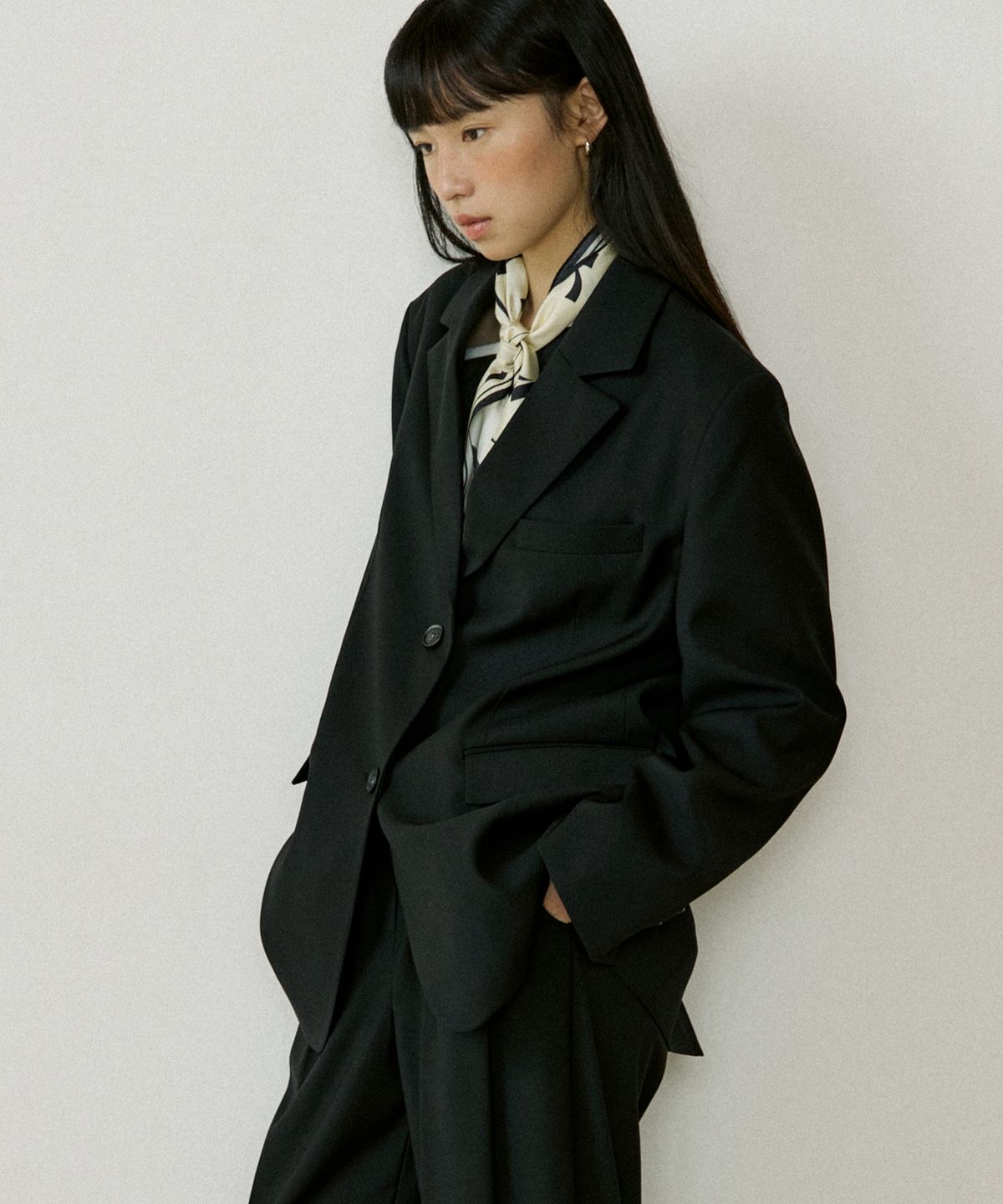 루시르주(LUCIR ZU) Classic Two-Button Single Jacket (black)