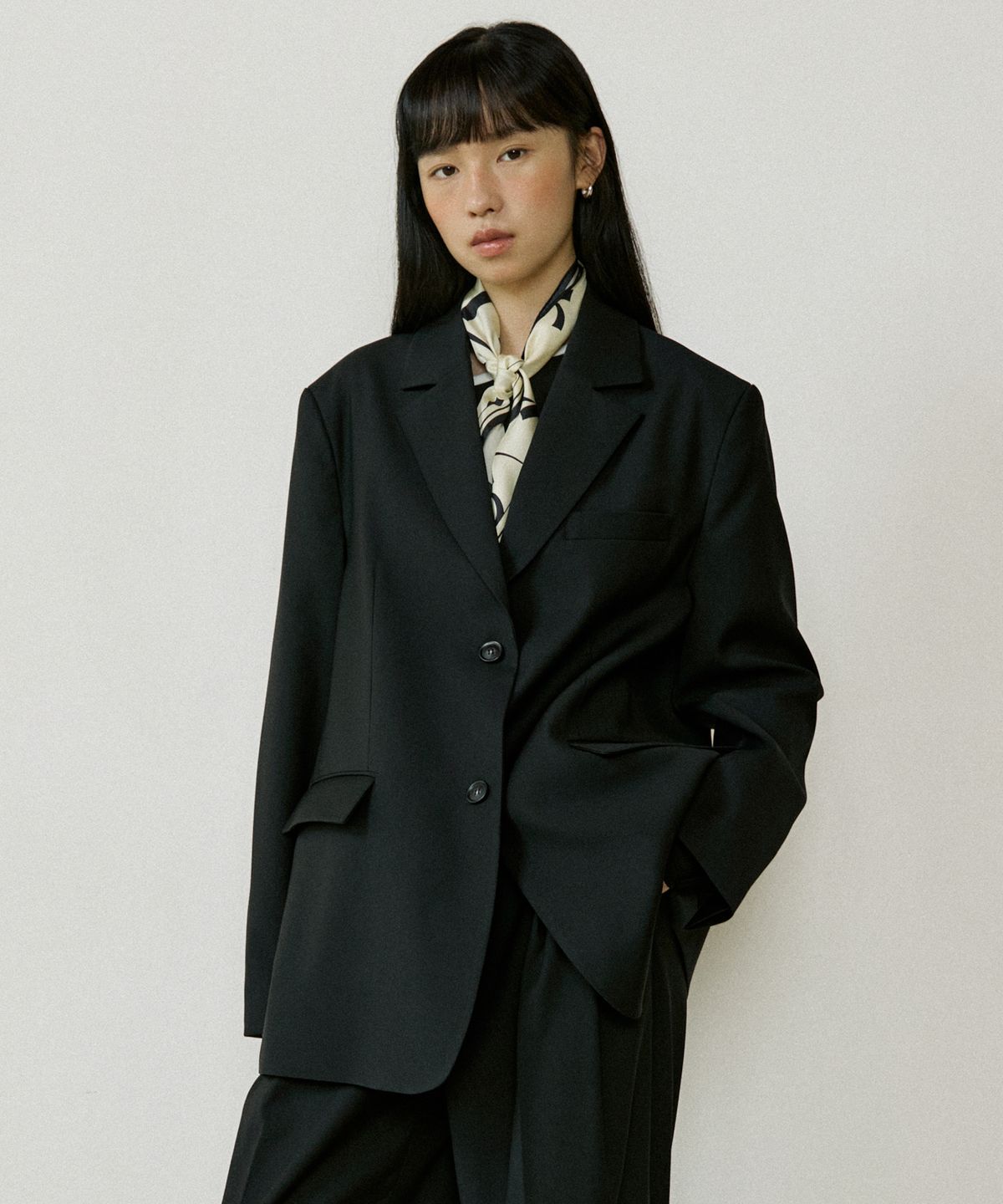 루시르주(LUCIR ZU) Classic Two-Button Single Jacket (black)