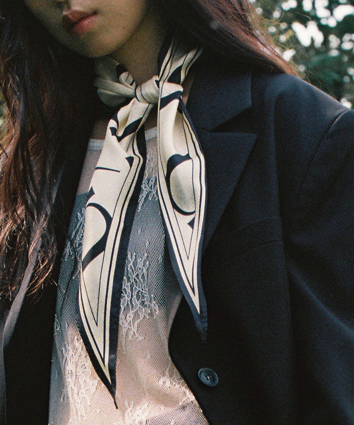 루시르주(LUCIR ZU) Lucir zu Silk Diamond Scarf (ivory)