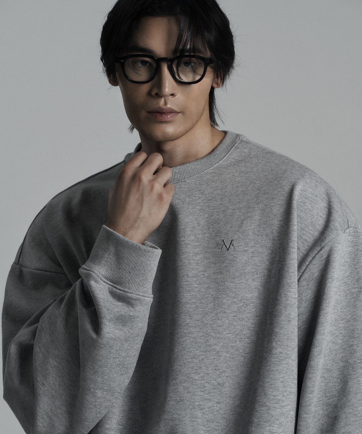 제이엘브(JELEVE) 파이핑 루즈핏 맨투맨