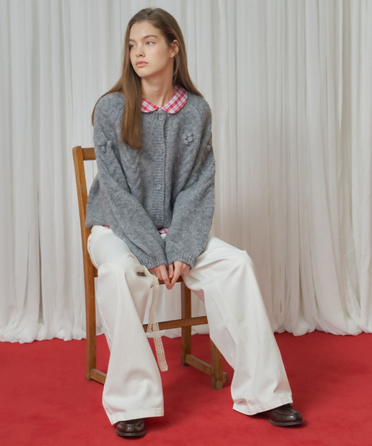 론론(RONRON) HANDMADE FLOWER CABLE PUFF KNIT CARDIGAN GREY