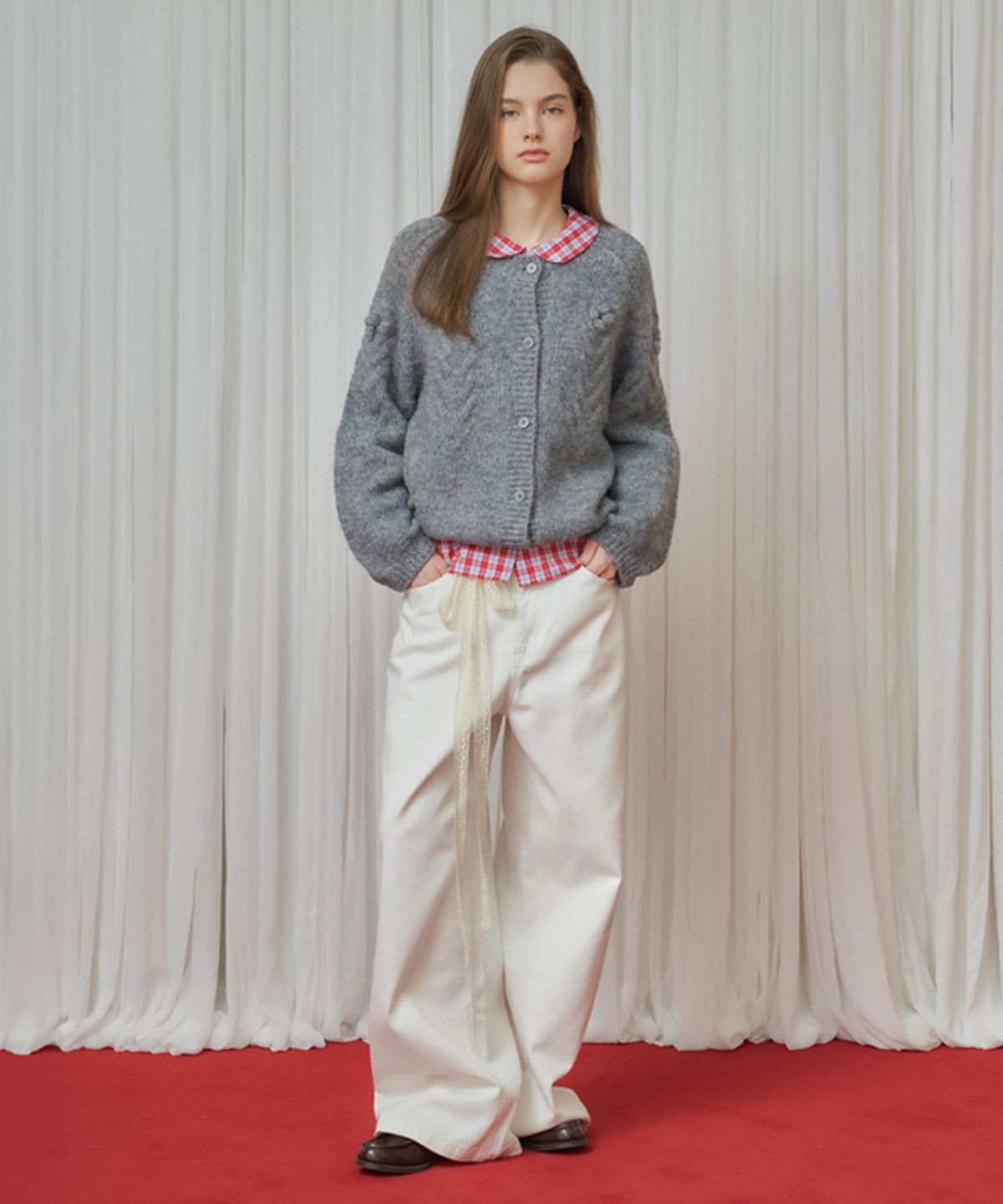 론론(RONRON) HANDMADE FLOWER CABLE PUFF KNIT CARDIGAN GREY