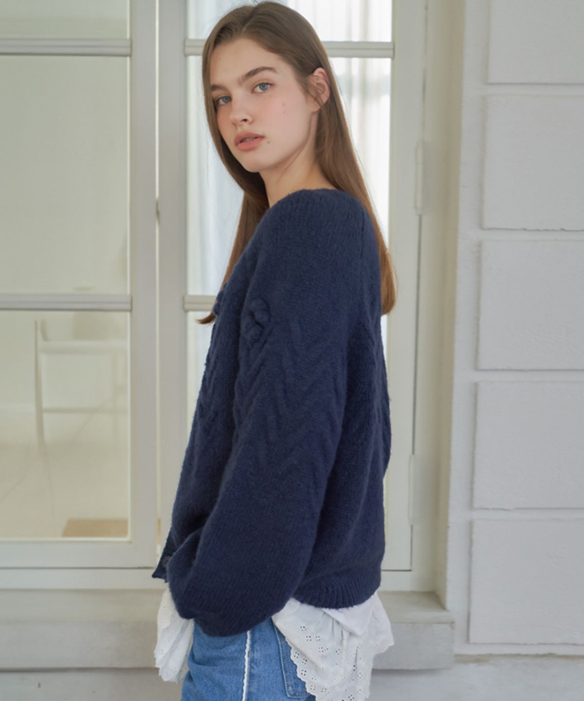 론론(RONRON) HANDMADE FLOWER CABLE PUFF KNIT CARDIGAN NAVY