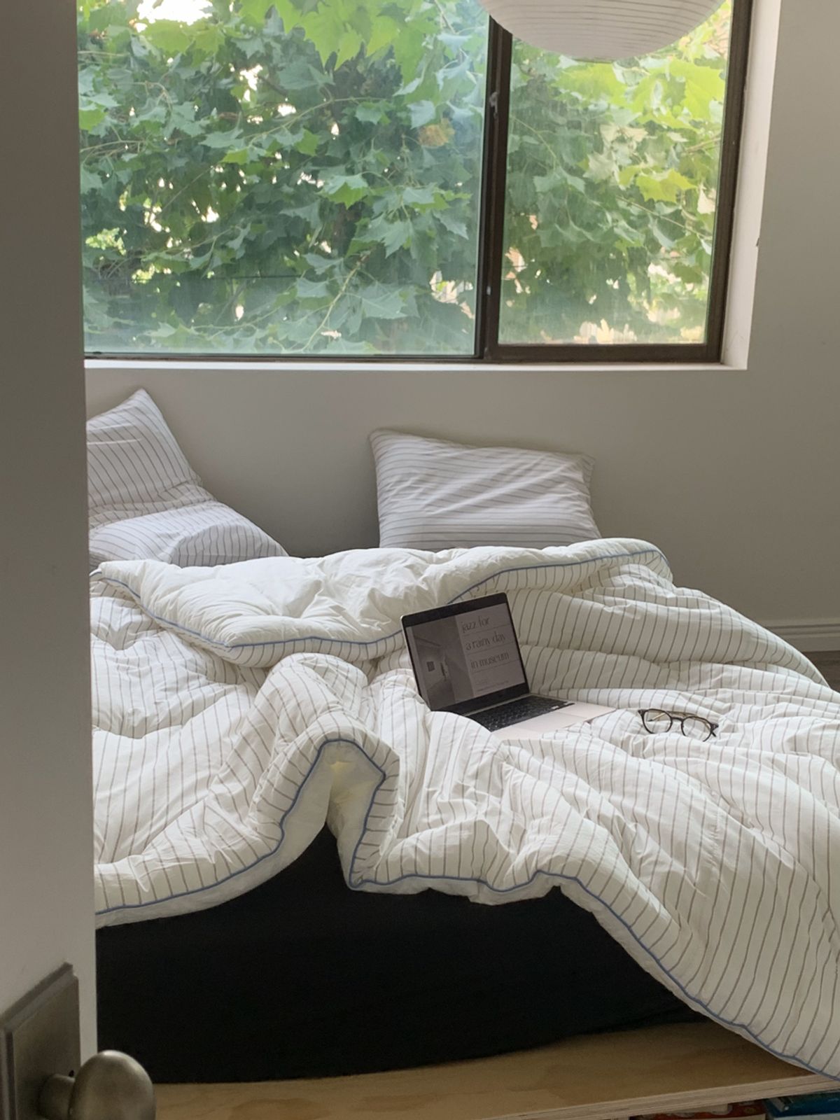 비비홈(VIVIHOME) 무드 스트라이프 양면 차렵이불 (2colors)