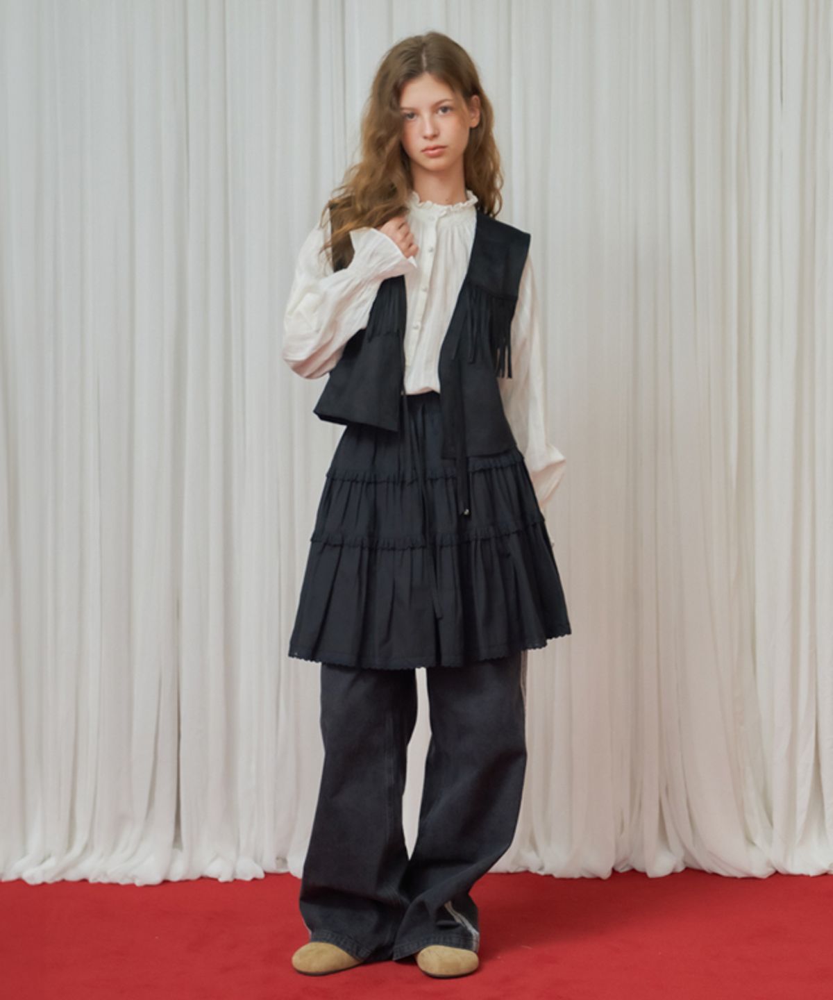 론론(RONRON) PENDANT SUADE TASSEL VEST BLACK