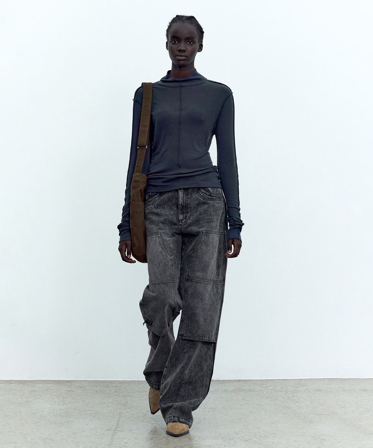 인사일런스 우먼(INSILENCE WOMEN) 빈티지 카펜터 데님 DARK GREY