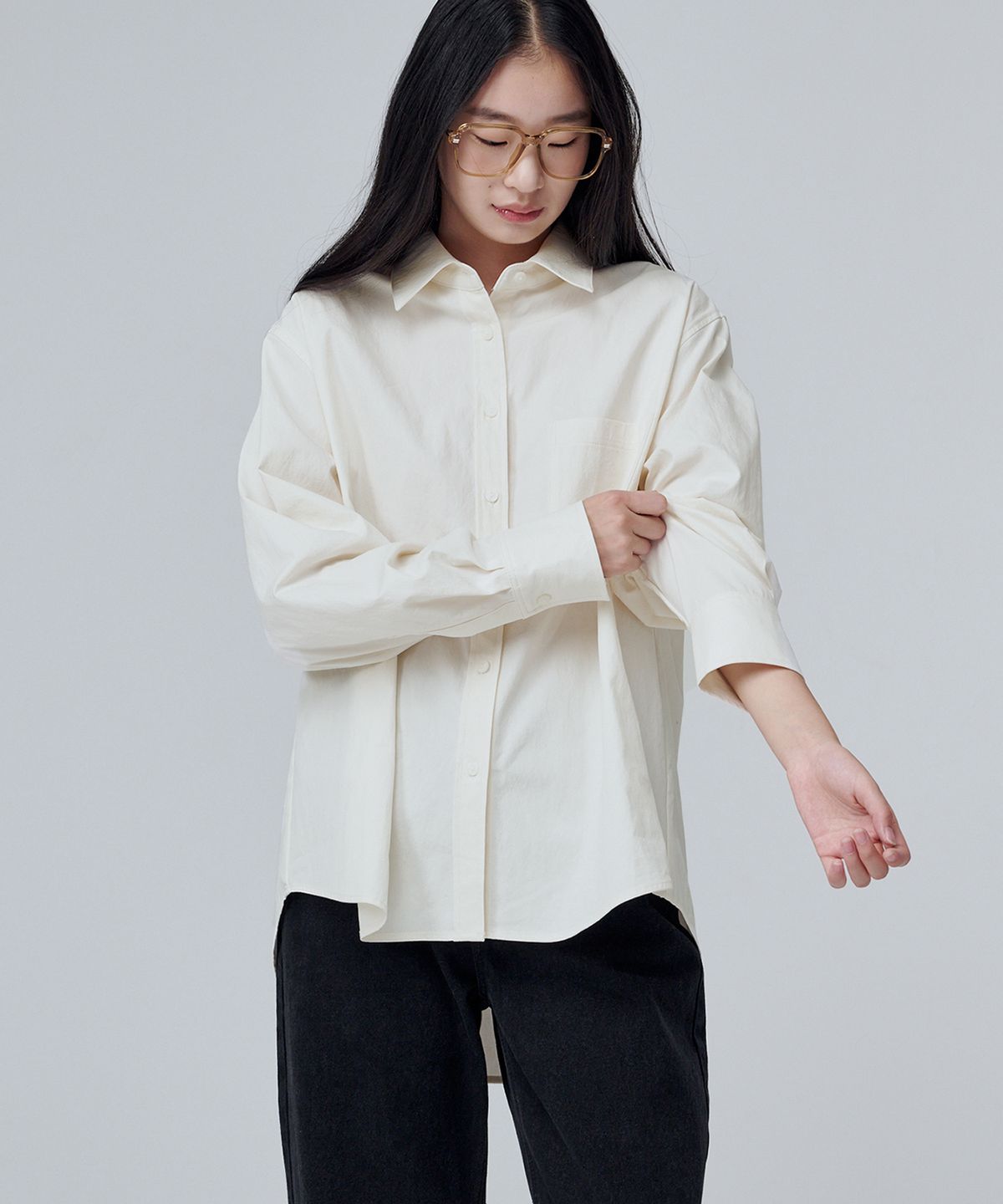 마롭(MALOUPE) 4108 레귤러핏 포켓 셔츠 (라이트 베이지)