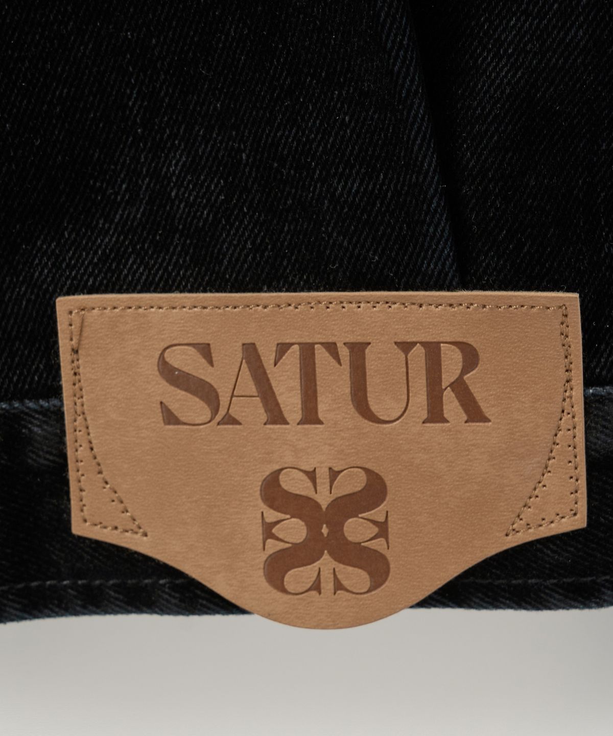 세터(SATUR) 카마로 데님 자켓 블랙