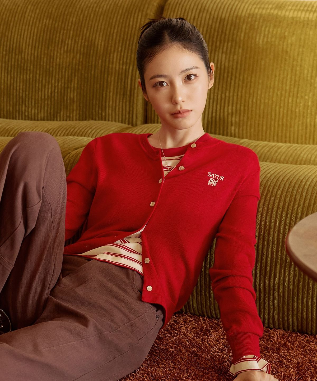 세터(SATUR) (W) 로렌 베이직 크루넥 파인 가디건 레드