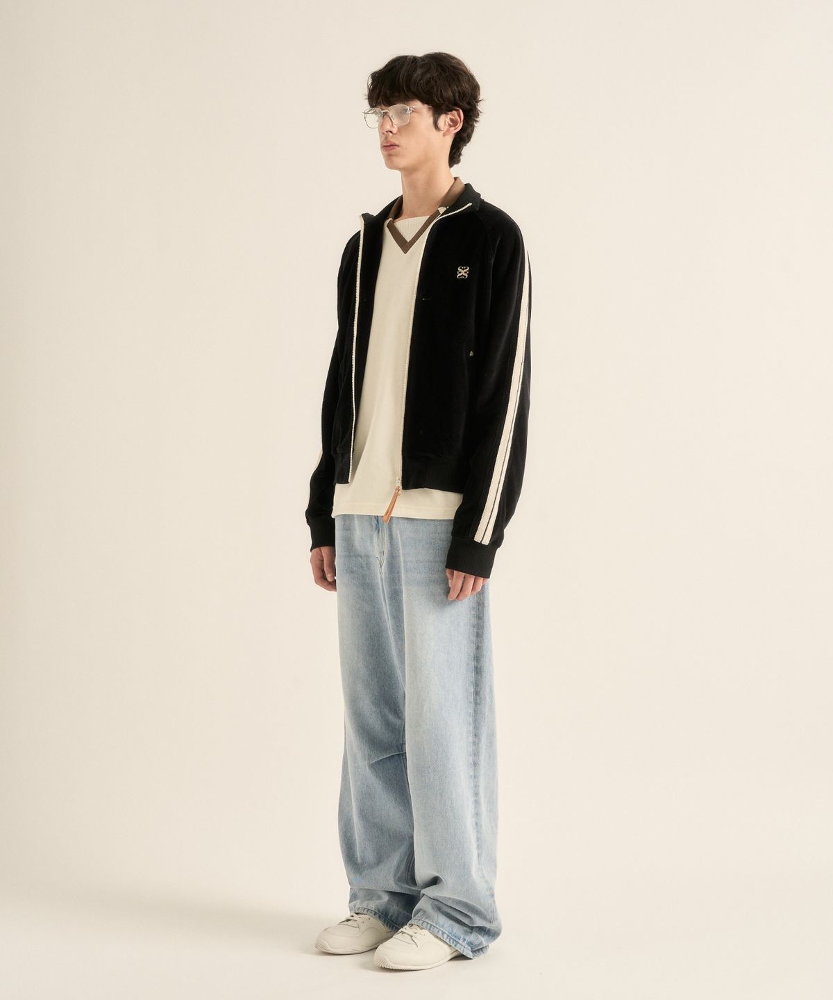 세터(SATUR) 로턴 벨루어 트랙 집업 자켓 블랙