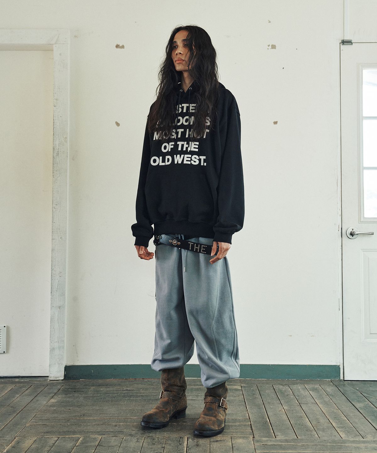 더바이닐하우스(THEVINYLHOUSE) CUT-OFF SWEATPANTS GREY