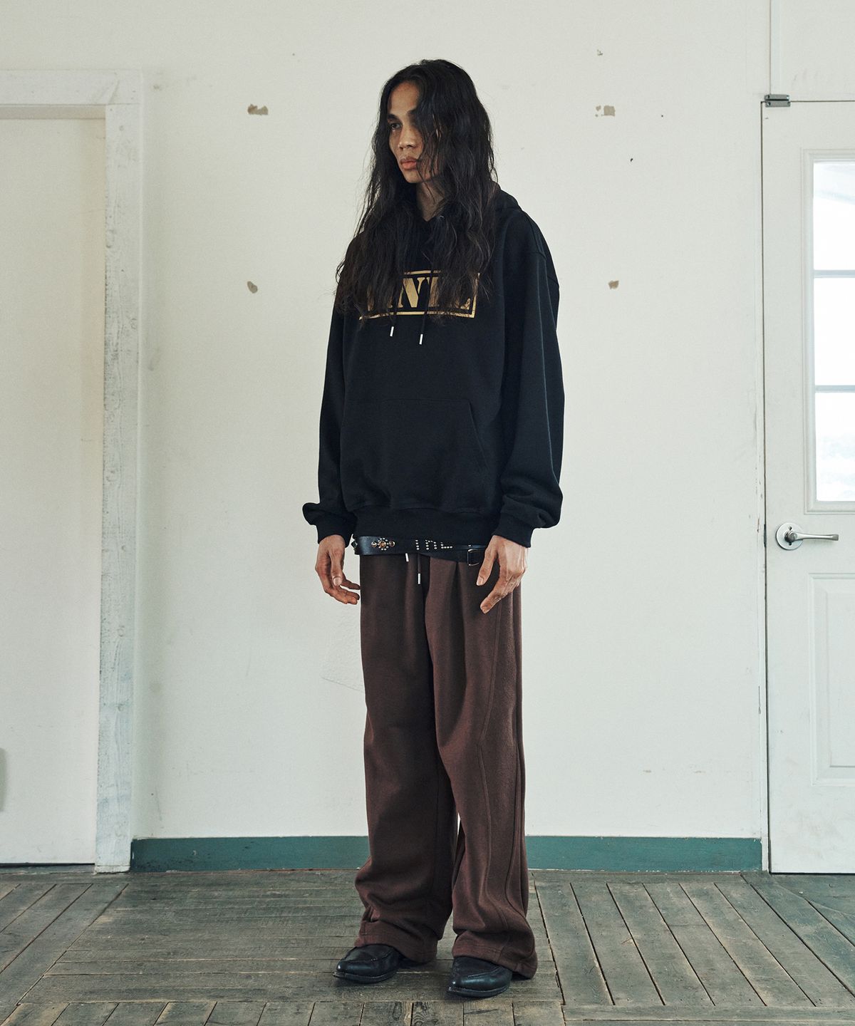 더바이닐하우스(THEVINYLHOUSE) CUT-OFF SWEATPANTS BROWN