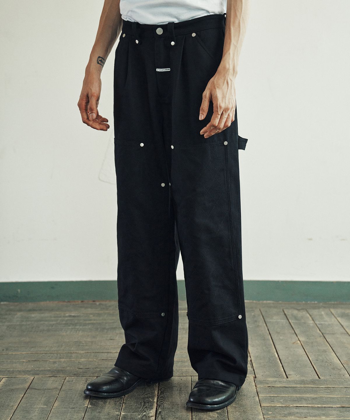 더바이닐하우스(THEVINYLHOUSE) STITCH DOUBLE KNEE PANTS BLACK