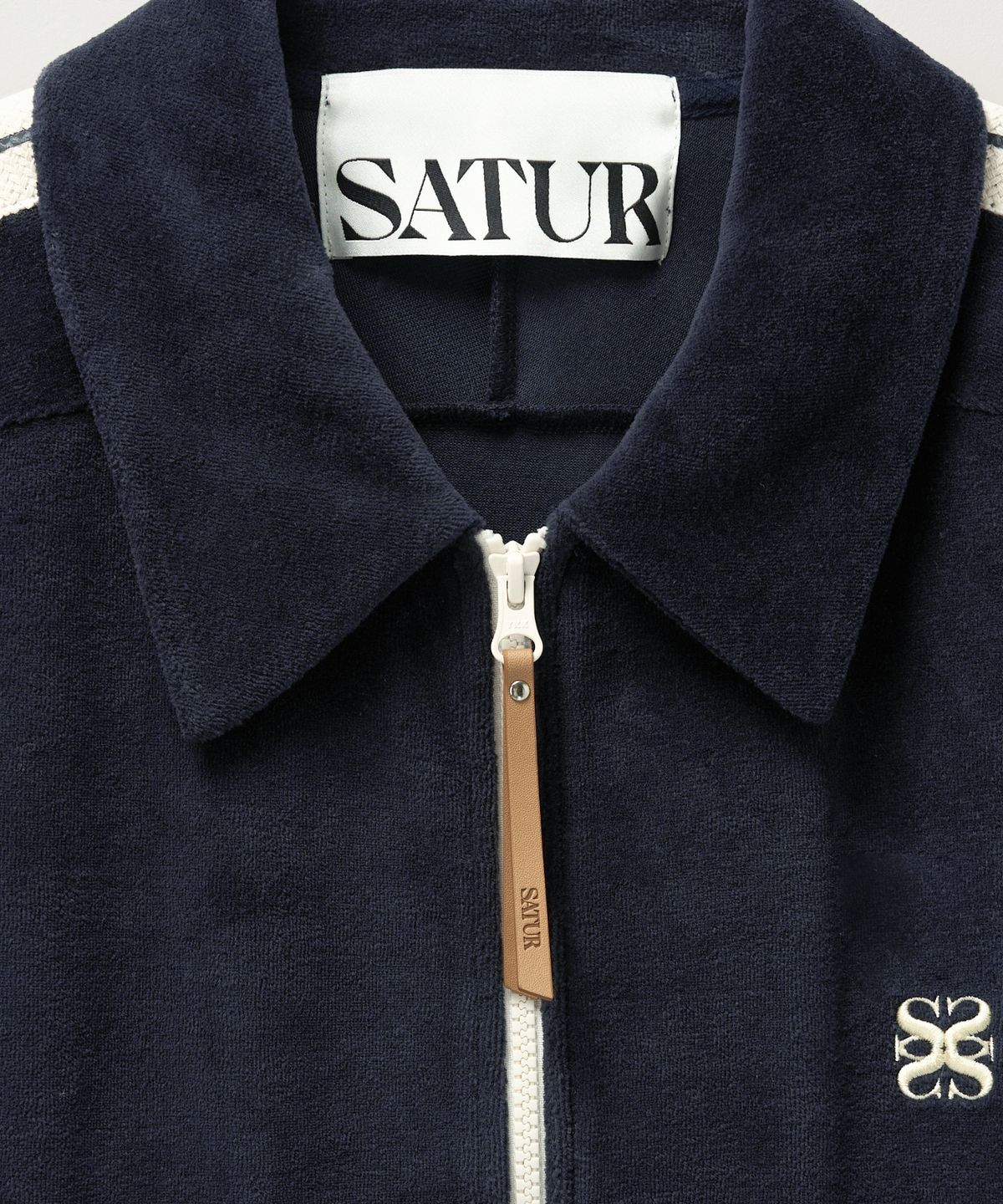 세터(SATUR) 로턴 벨루어 칼라 자켓 네이비
