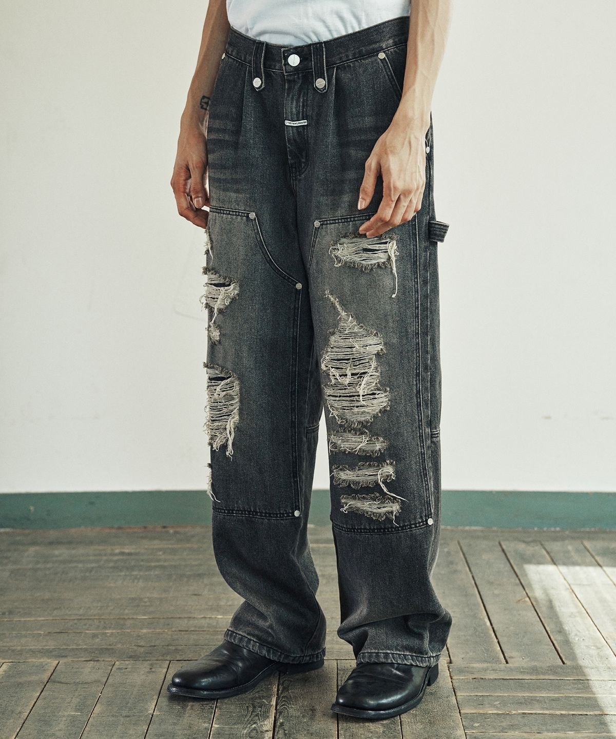 더바이닐하우스(THEVINYLHOUSE) DESTROYED DOUBLE KNEE DENIM PANTS BLACK