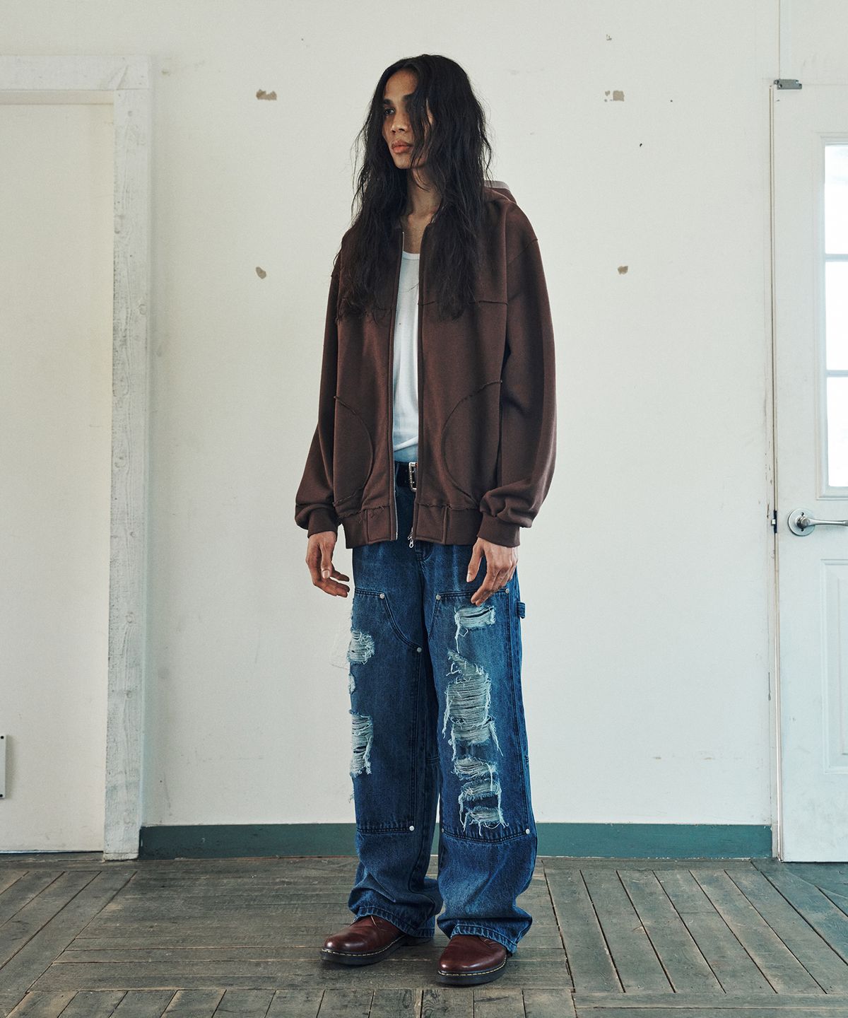 더바이닐하우스(THEVINYLHOUSE) DESTROYED DOUBLE KNEE DENIM PANTS BLUE