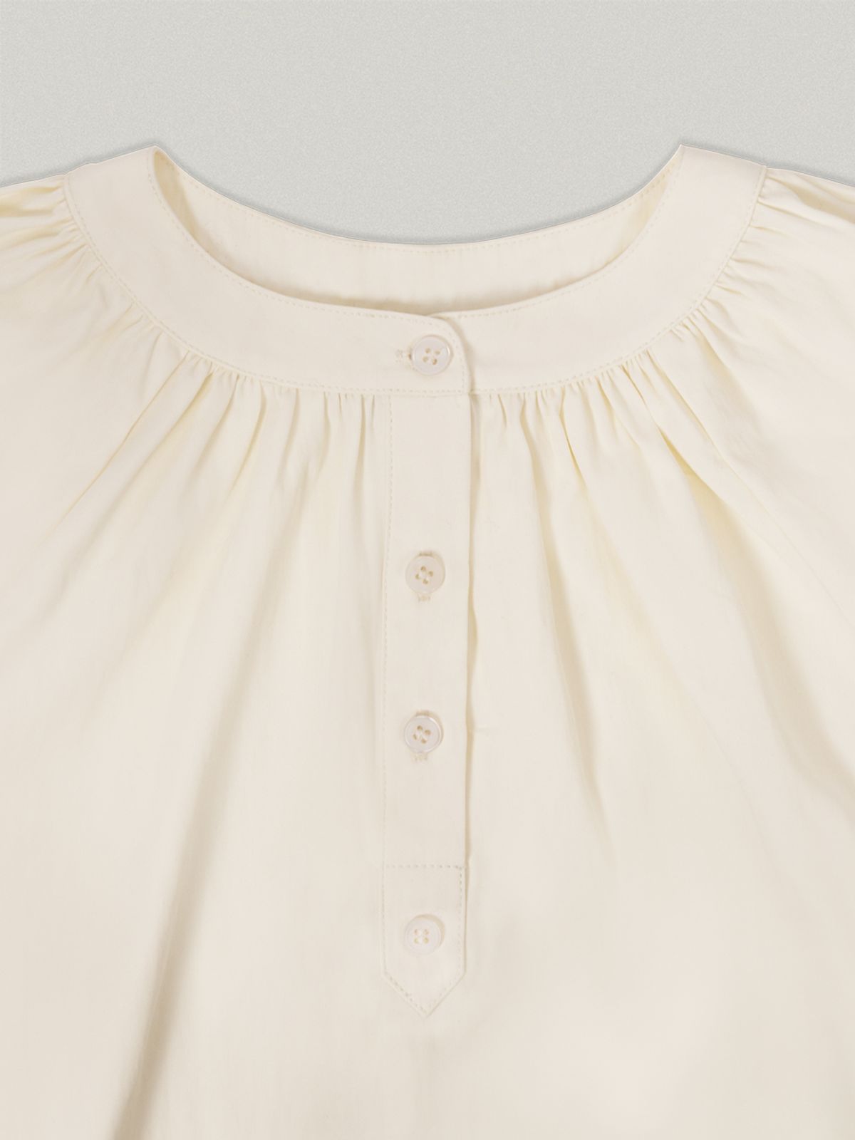폴뉴아(FOLNUA) LIER HENRY NECK BLOUSE (CREAM)