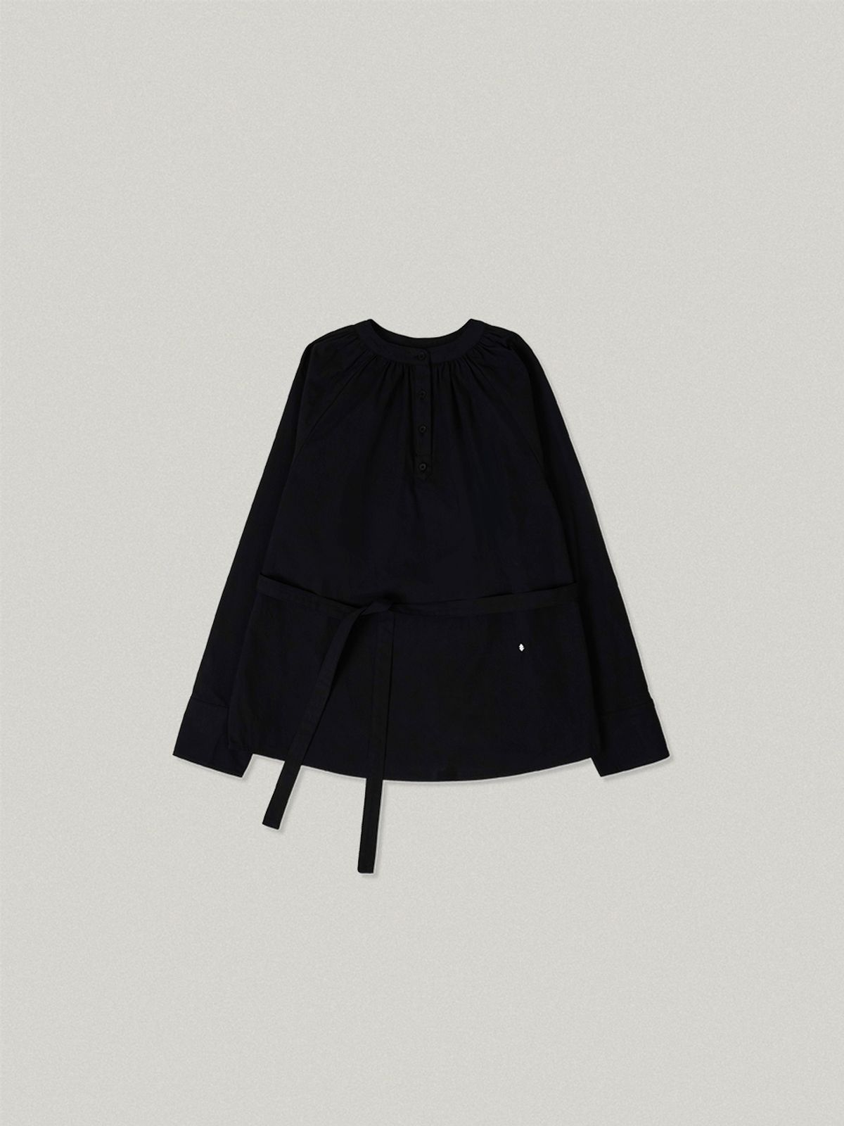 폴뉴아(FOLNUA) LIER HENRY NECK BLOUSE (BLACK)