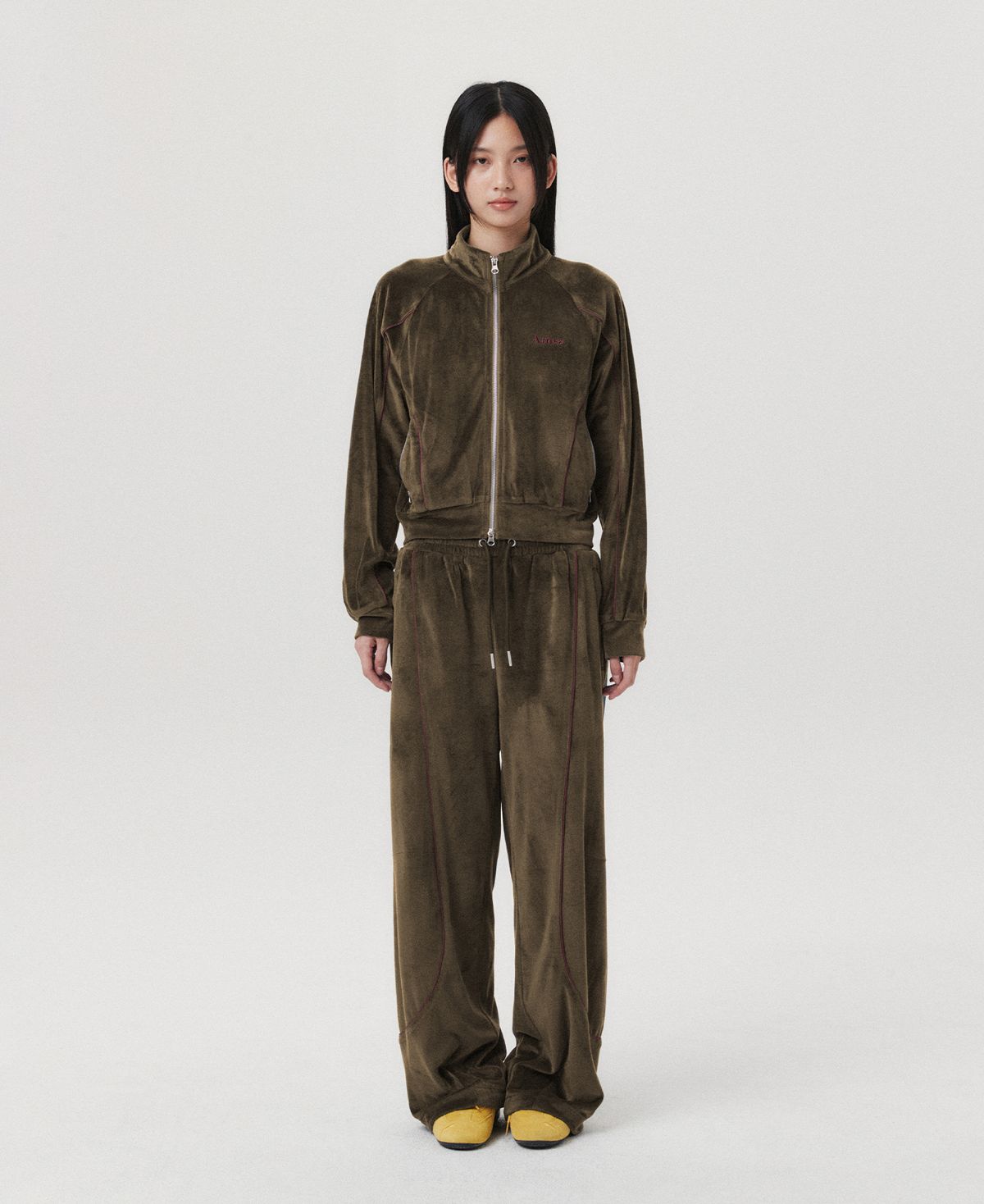 아메스 월드와이드(AMES-WORLDWIDE) VELOUR TRACK PANTS KHAKI