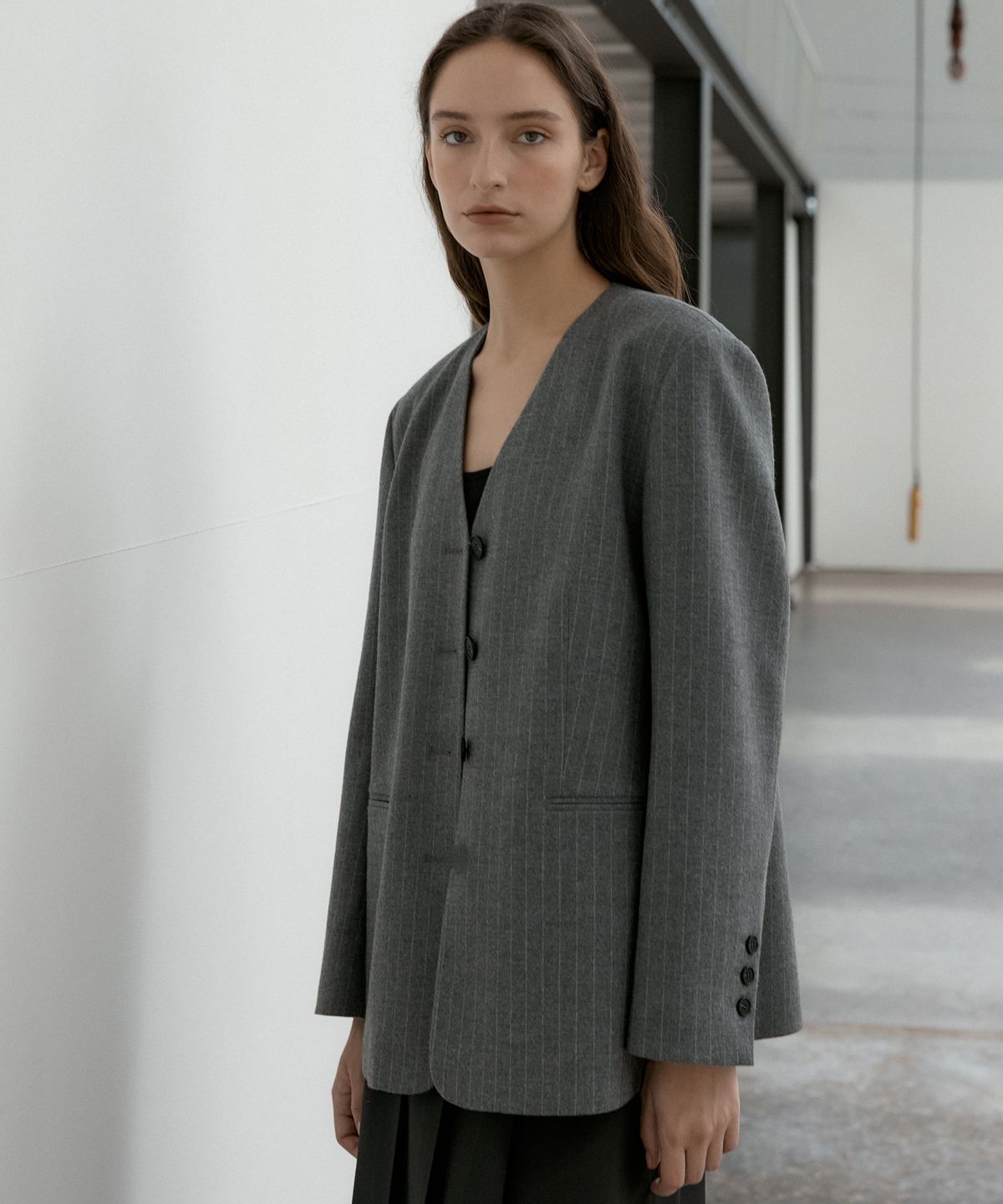 오떼뜨(OCTETTE) WOOL STRIPE NOCOLLAR BLAZER_2COLOR