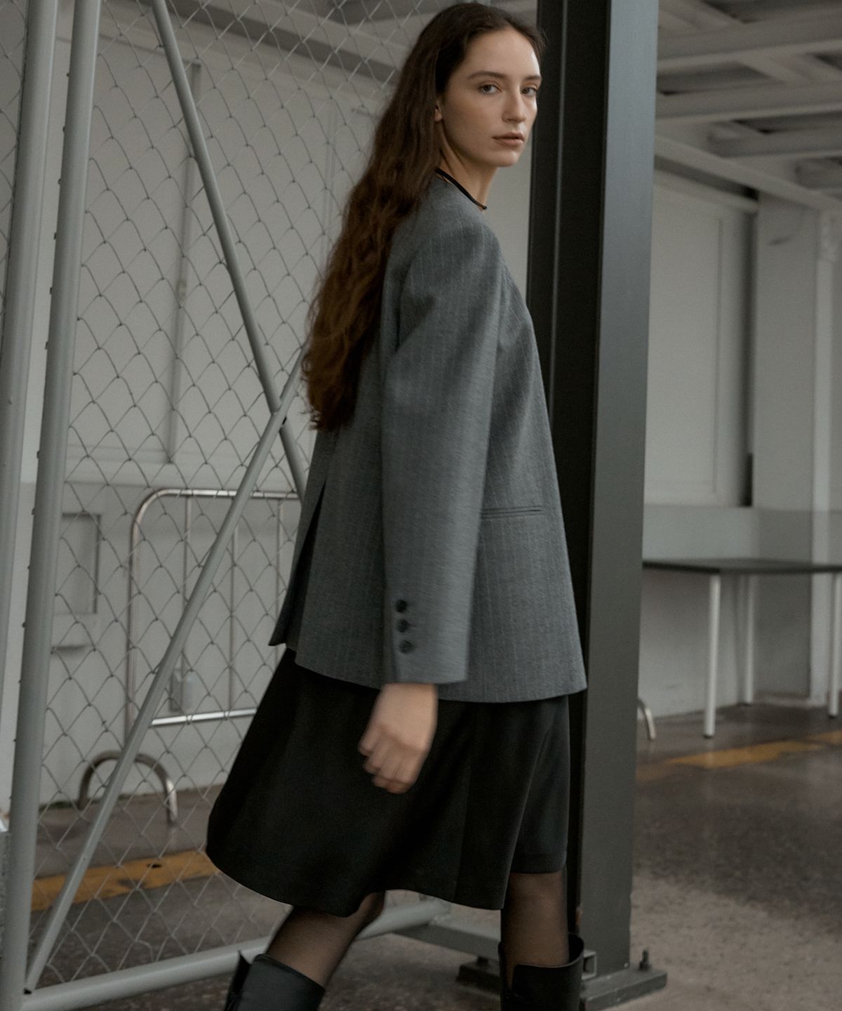 오떼뜨(OCTETTE) WOOL STRIPE NOCOLLAR BLAZER_2COLOR