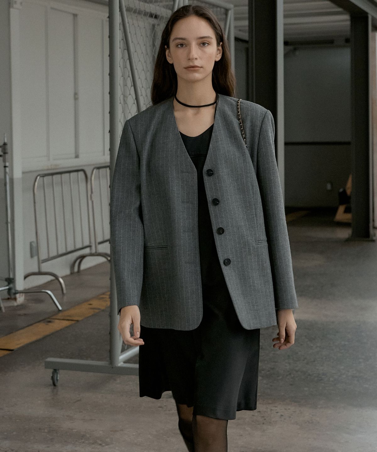 오떼뜨(OCTETTE) WOOL STRIPE NOCOLLAR BLAZER_2COLOR