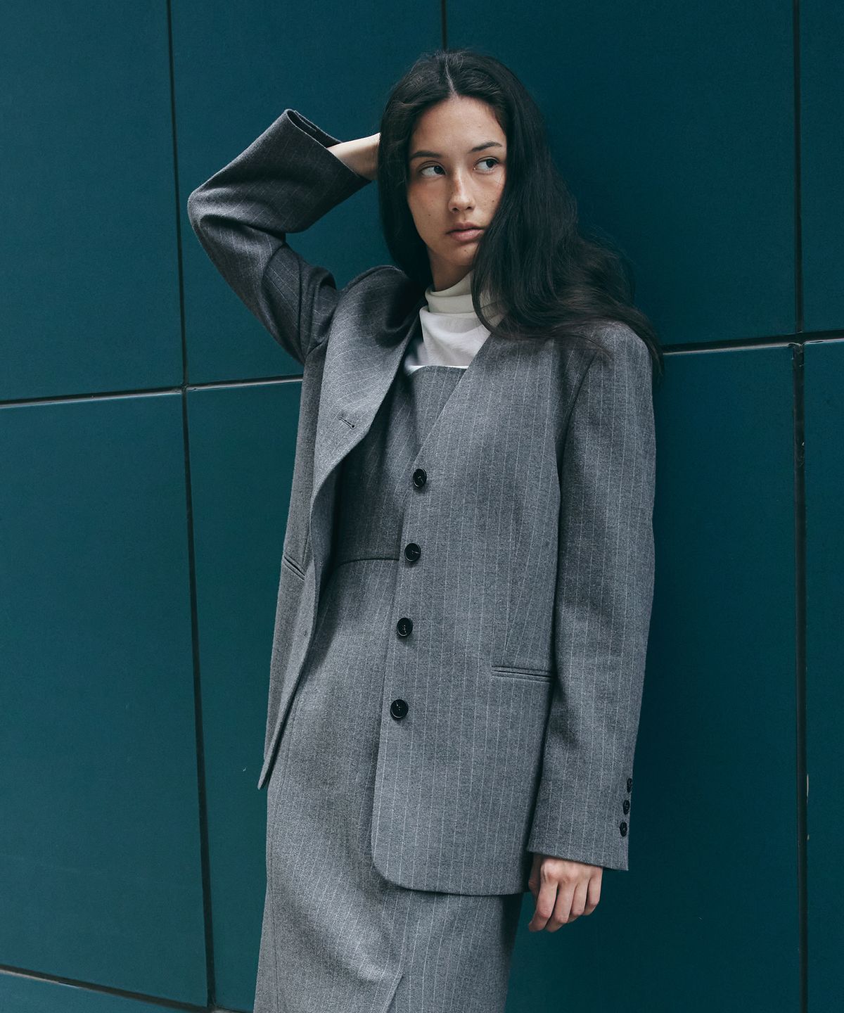 오떼뜨(OCTETTE) WOOL STRIPE NOCOLLAR BLAZER_2COLOR