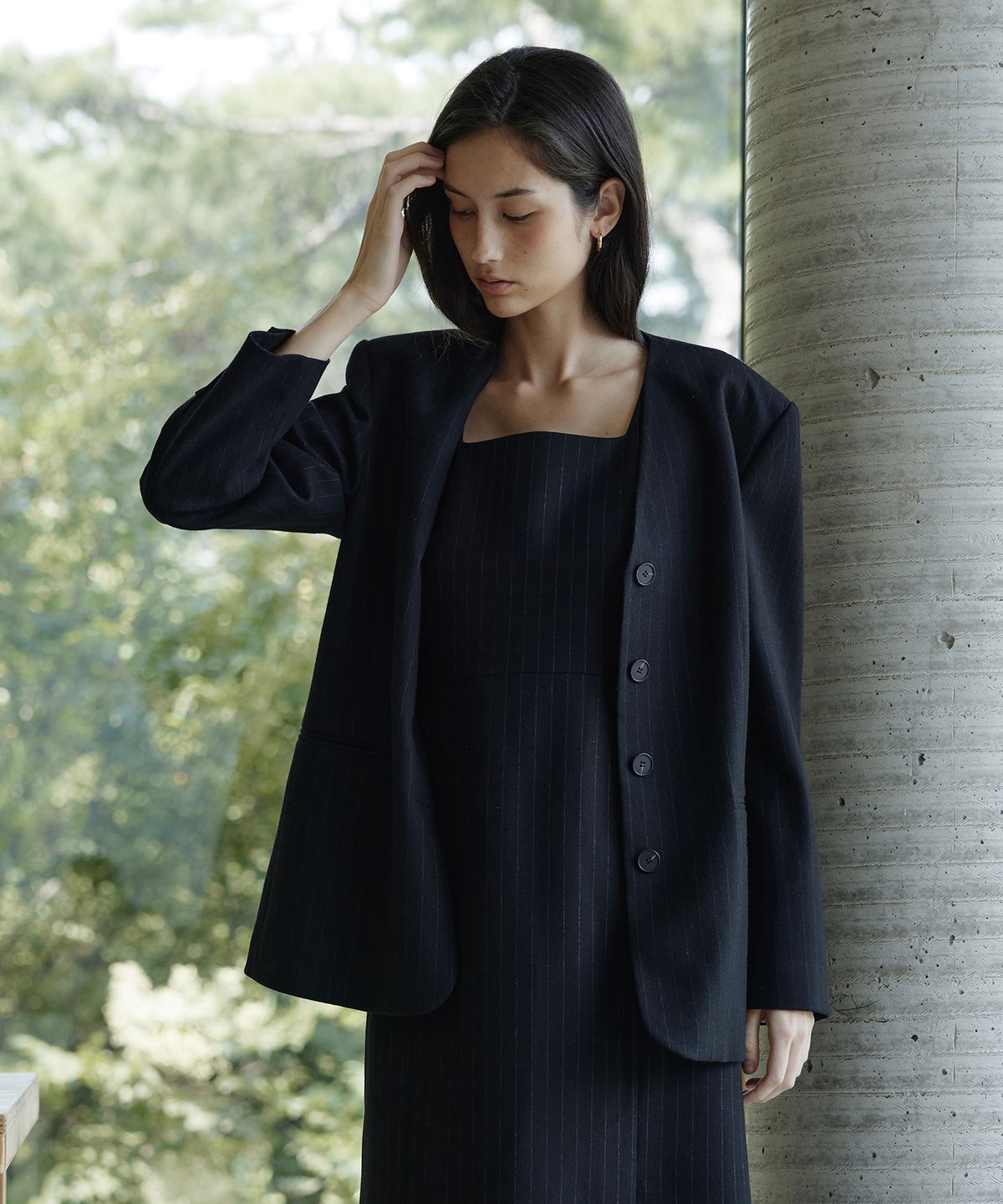 오떼뜨(OCTETTE) WOOL STRIPE NOCOLLAR BLAZER_2COLOR