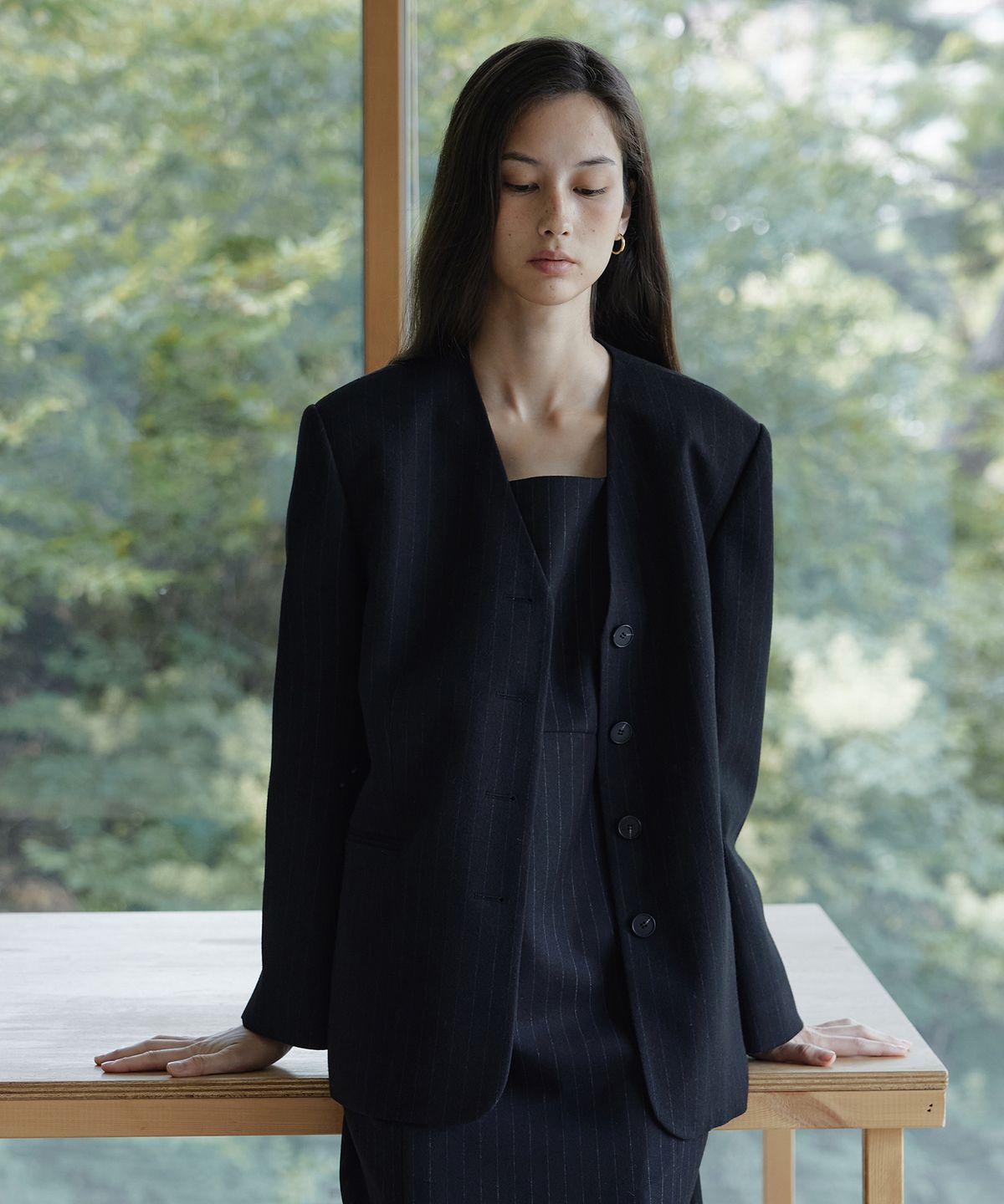 오떼뜨(OCTETTE) WOOL STRIPE NOCOLLAR BLAZER_2COLOR