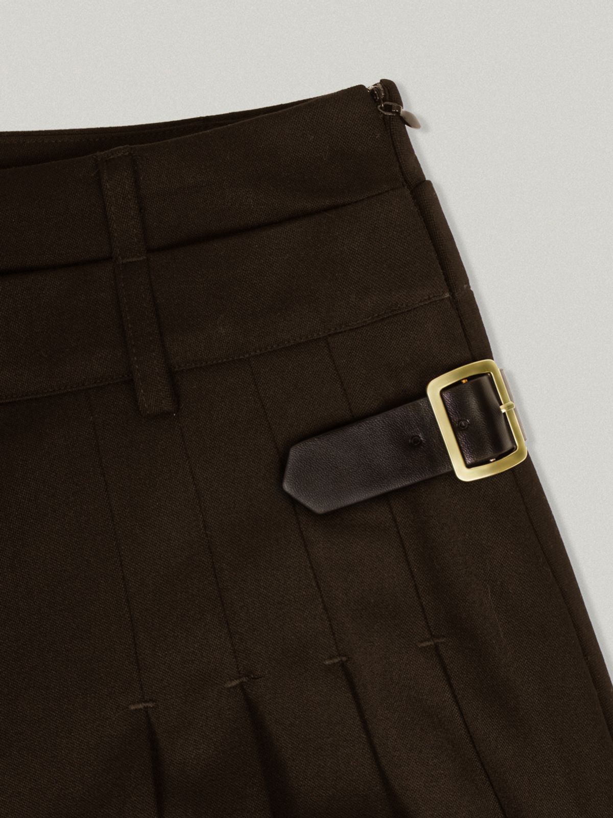 폴뉴아(FOLNUA) AGRAFE PLEATS SKIRT (BROWN)
