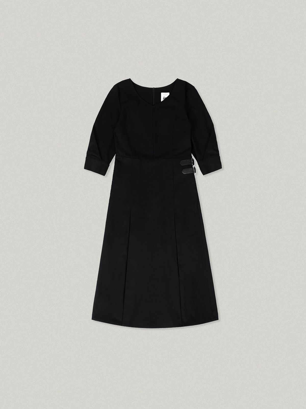 폴뉴아(FOLNUA) AGRAFE PLEATS LONG DRESS (BLACK)