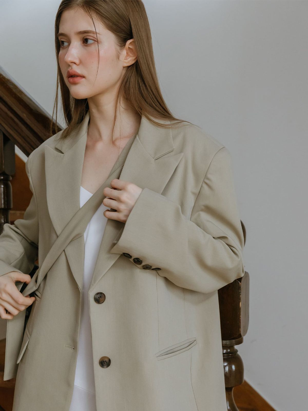 모이페어(MOIFAIRE) STRAP BELTED JACKET / BEGIE