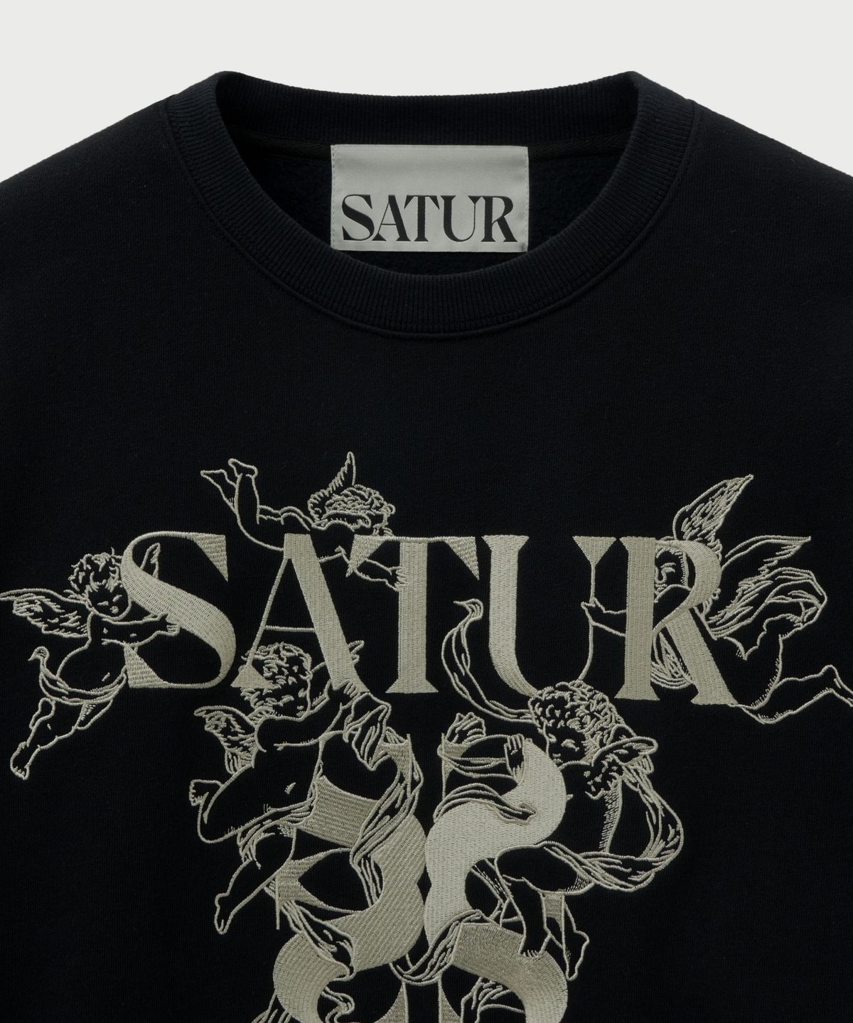 세터(SATUR) 엔젤 그래픽 스웨트셔츠 블랙