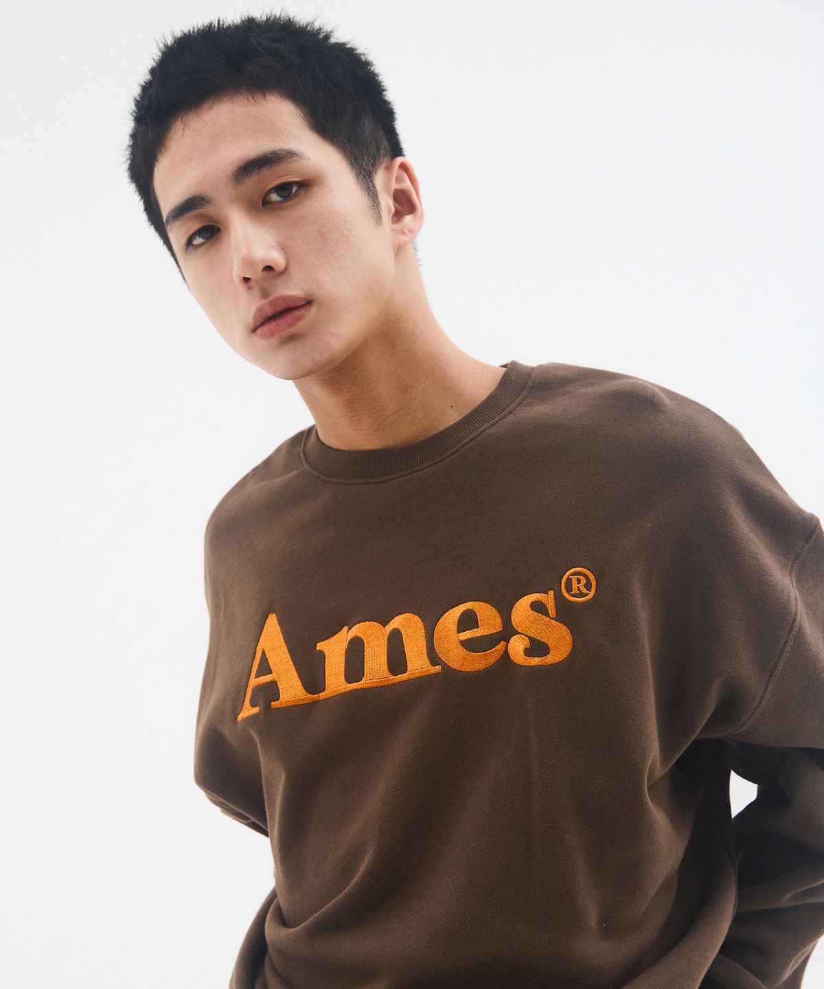 아메스 월드와이드(AMES-WORLDWIDE) BASIC LOGO SWEATSHIRT BROWN