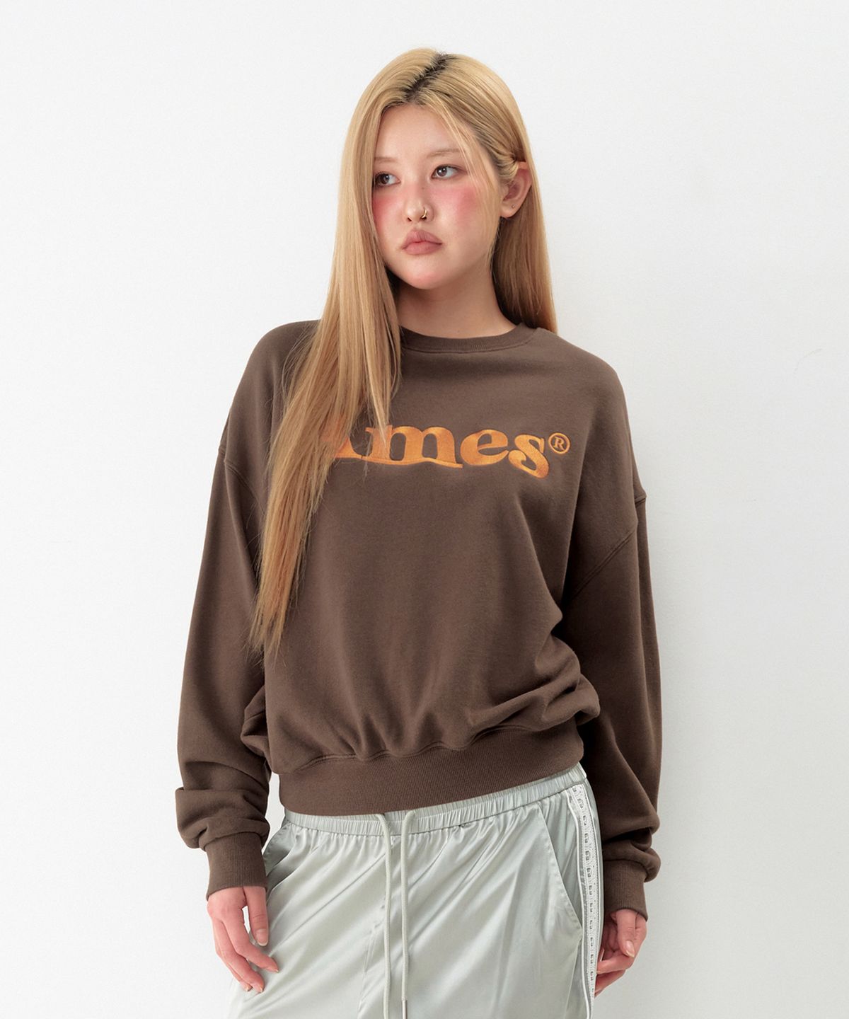 아메스 월드와이드(AMES-WORLDWIDE) BASIC LOGO SWEATSHIRT BROWN