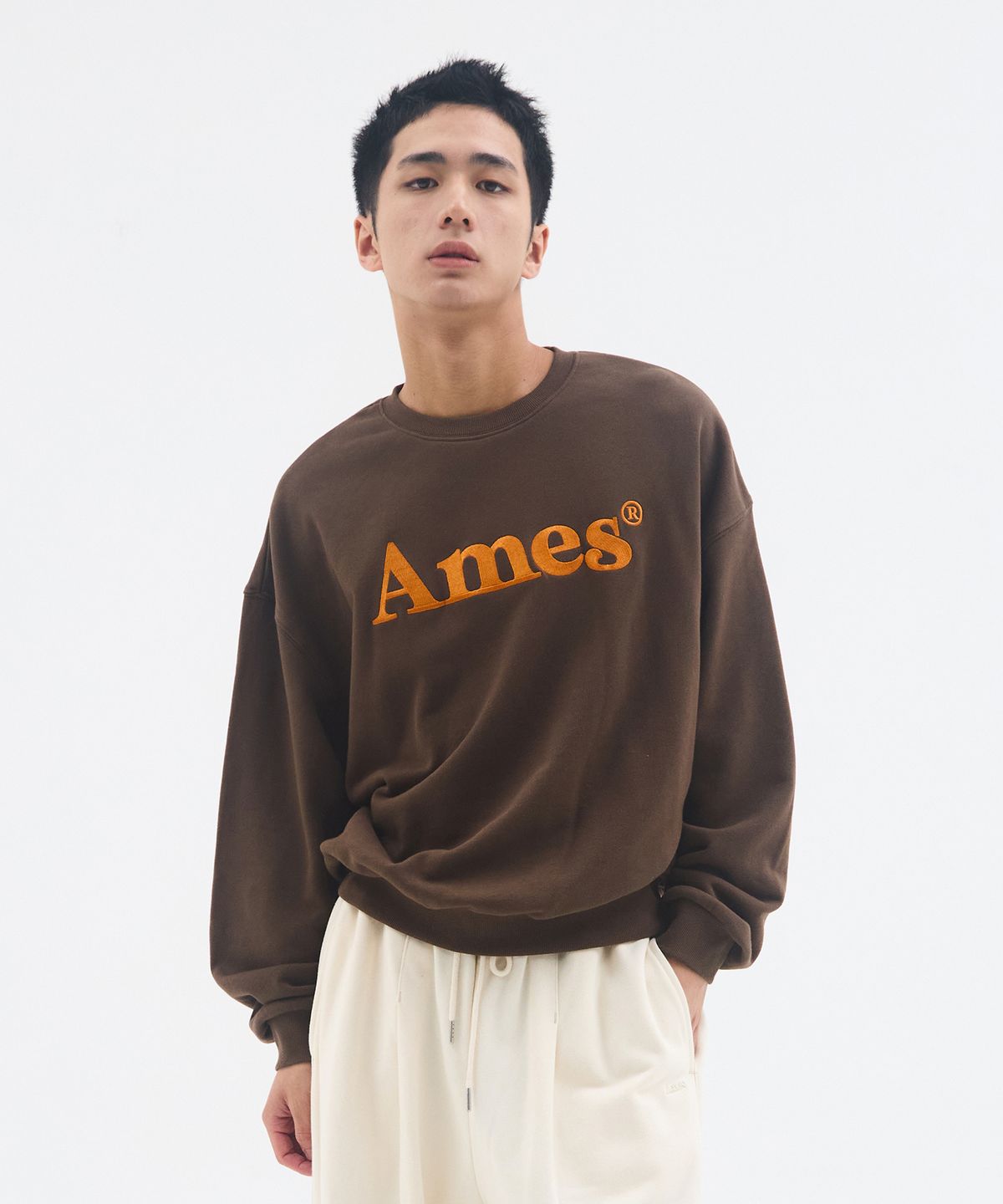 아메스 월드와이드(AMES-WORLDWIDE) BASIC LOGO SWEATSHIRT BROWN