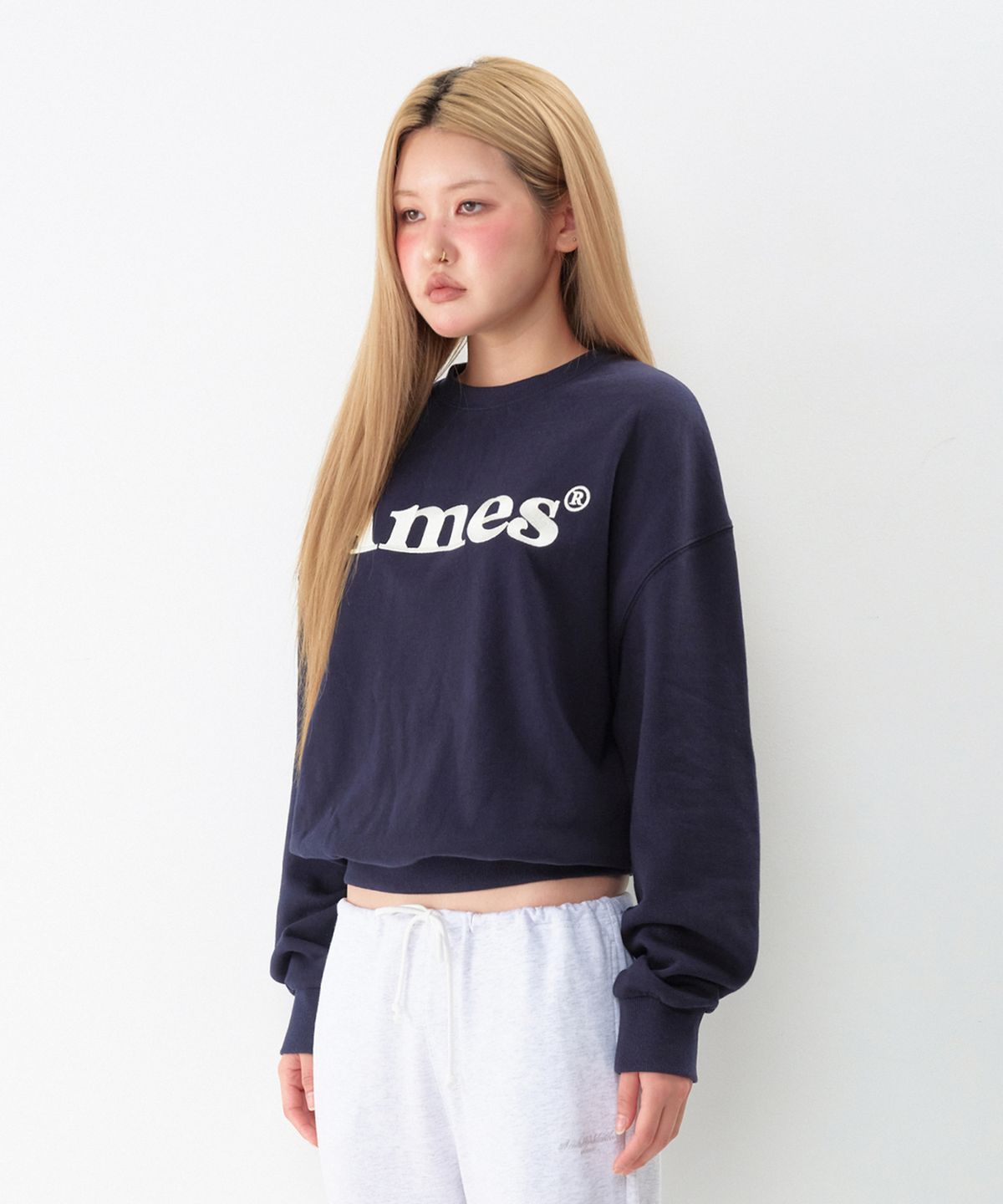 아메스 월드와이드(AMES-WORLDWIDE) BASIC LOGO SWEATSHIRT NAVY