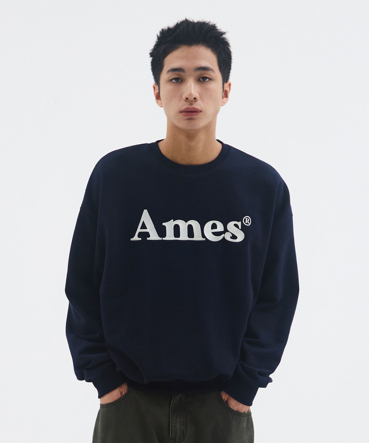 아메스 월드와이드(AMES-WORLDWIDE) BASIC LOGO SWEATSHIRT NAVY