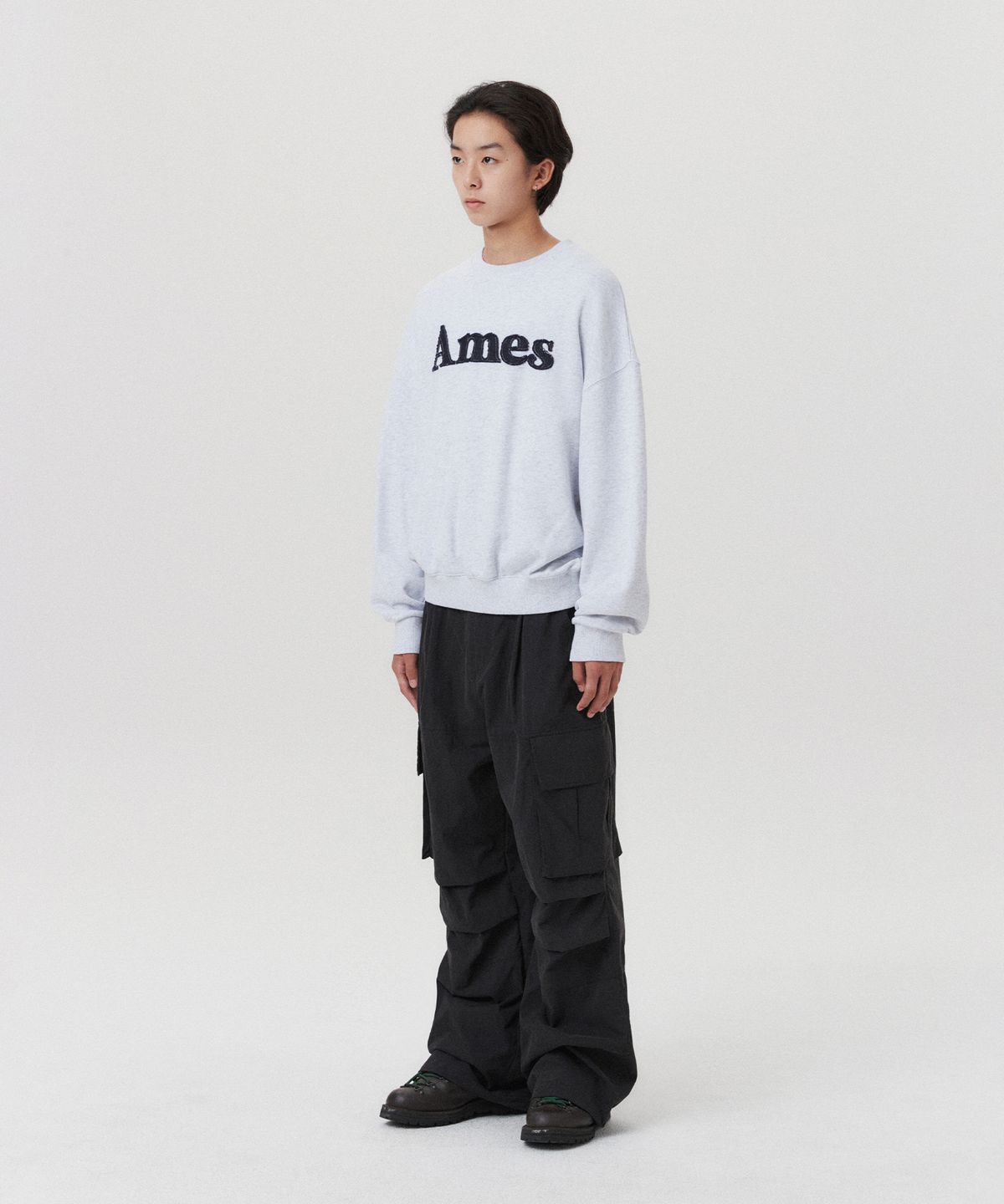 아메스 월드와이드(AMES-WORLDWIDE) BASIC DENIM LOGO SWEATSHIRT LIGHT GREY