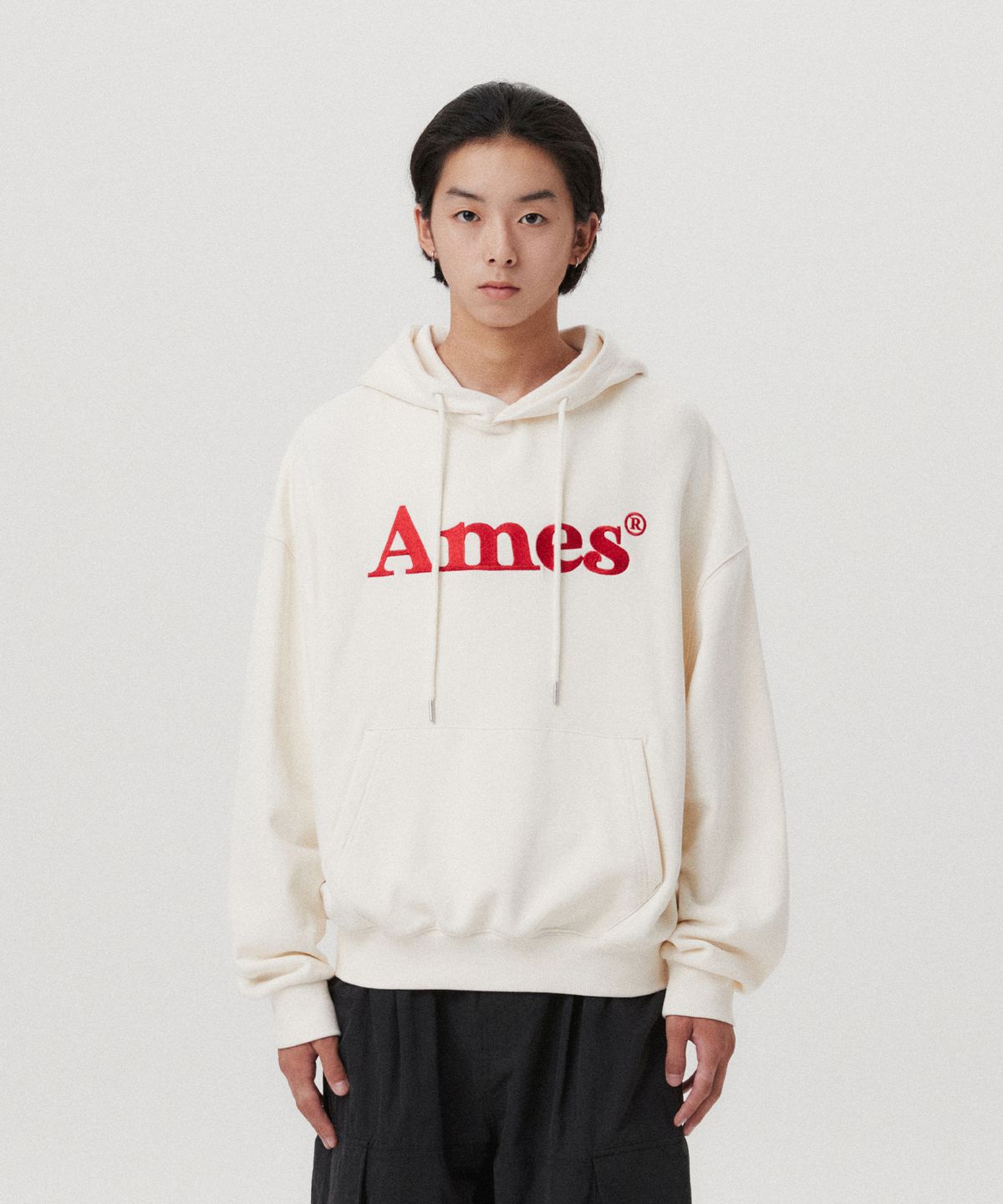 아메스 월드와이드(AMES-WORLDWIDE) BASIC LOGO HOODIE CREAM
