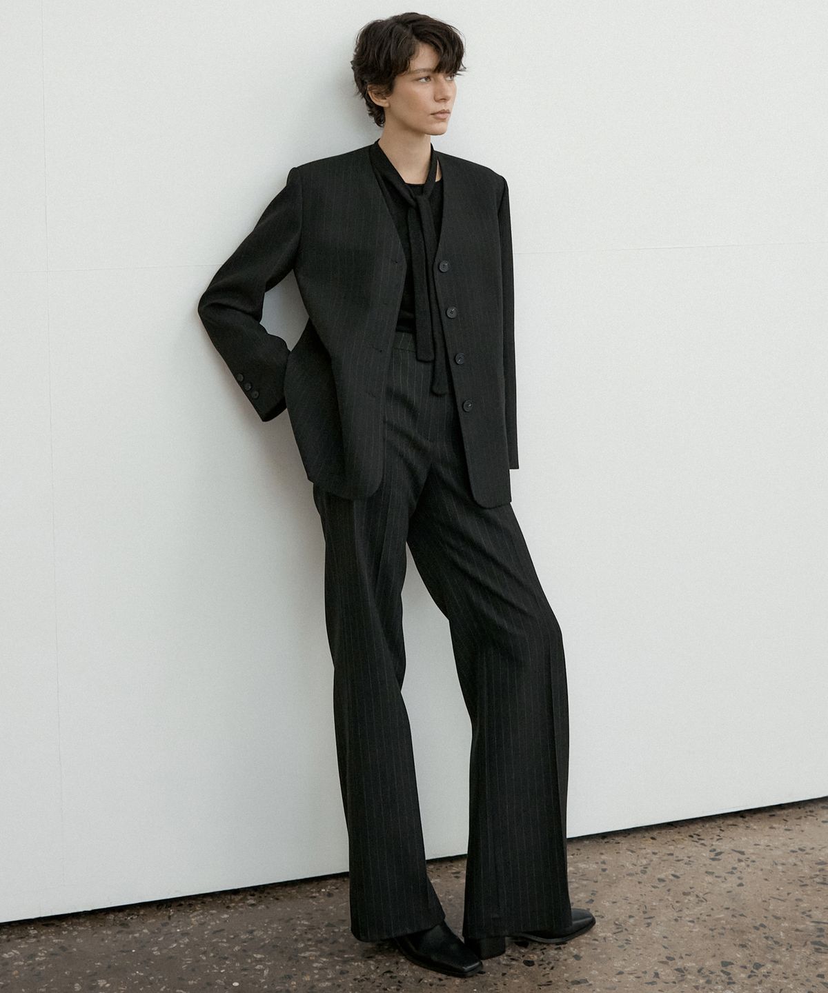 오떼뜨(OCTETTE) WOOL STRIPE TROUSER_2COLOR
