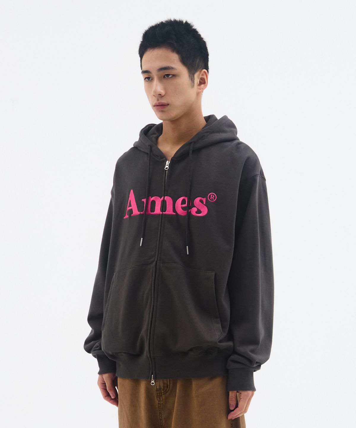 아메스 월드와이드(AMES-WORLDWIDE) BASIC LOGO HOODIE ZIP UP CHARCOAL