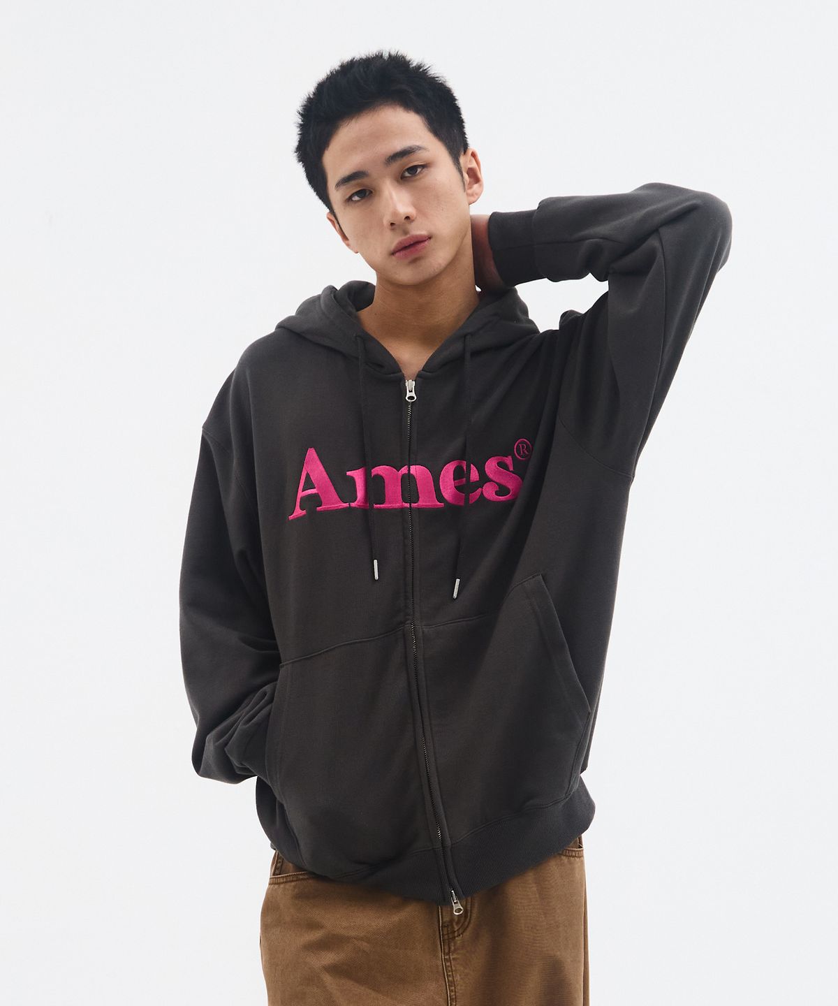 아메스 월드와이드(AMES-WORLDWIDE) BASIC LOGO HOODIE ZIP UP CHARCOAL