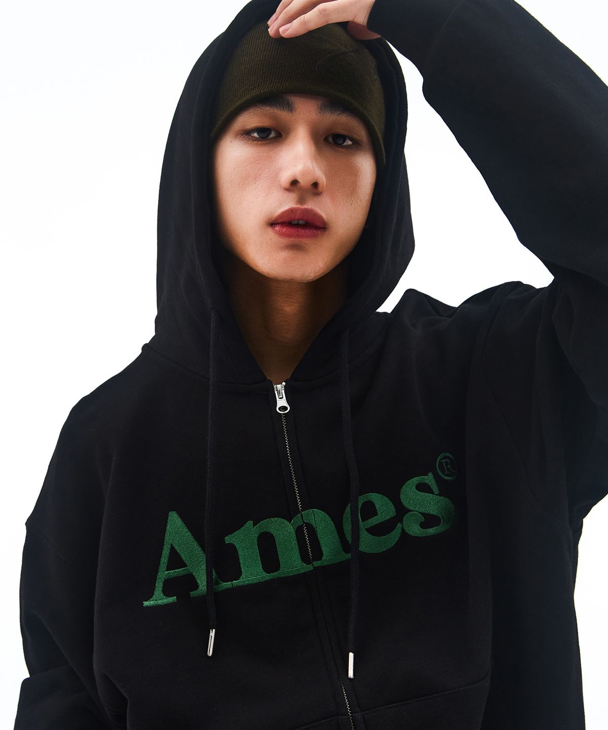 아메스 월드와이드(AMES-WORLDWIDE) BASIC LOGO HOODIE ZIP UP BLACK