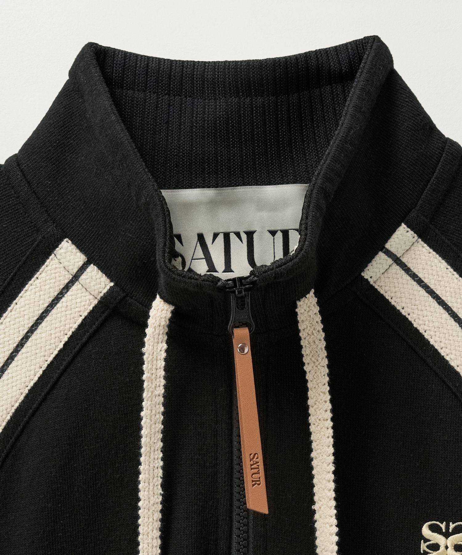 ◆SATUR◆ Lawton half zip-up sweatshirt black SA243UTM07BK MUSINSA公式 | SATUR Lawton Half Zip-Up Sweatshirt Black