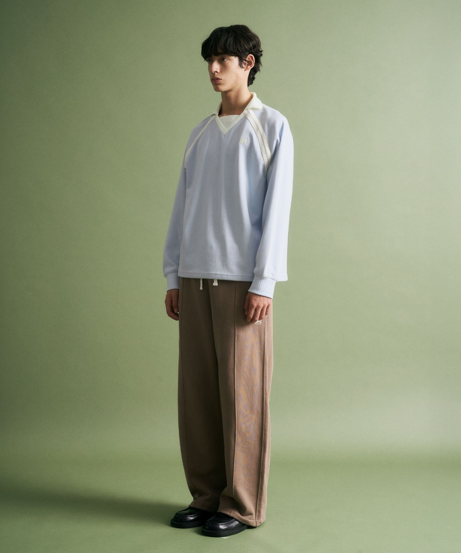 スウェット・トレーナー SATUR [Park Gyu-young PICK] Lausanne Sweatshirt Navy Dark blue denim Lightweight sports print sweatshirt - Buy