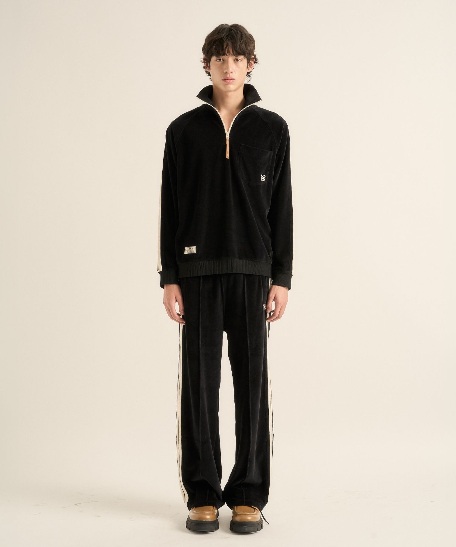 MUSINSA | SATUR Velour loose fit half zip-up black