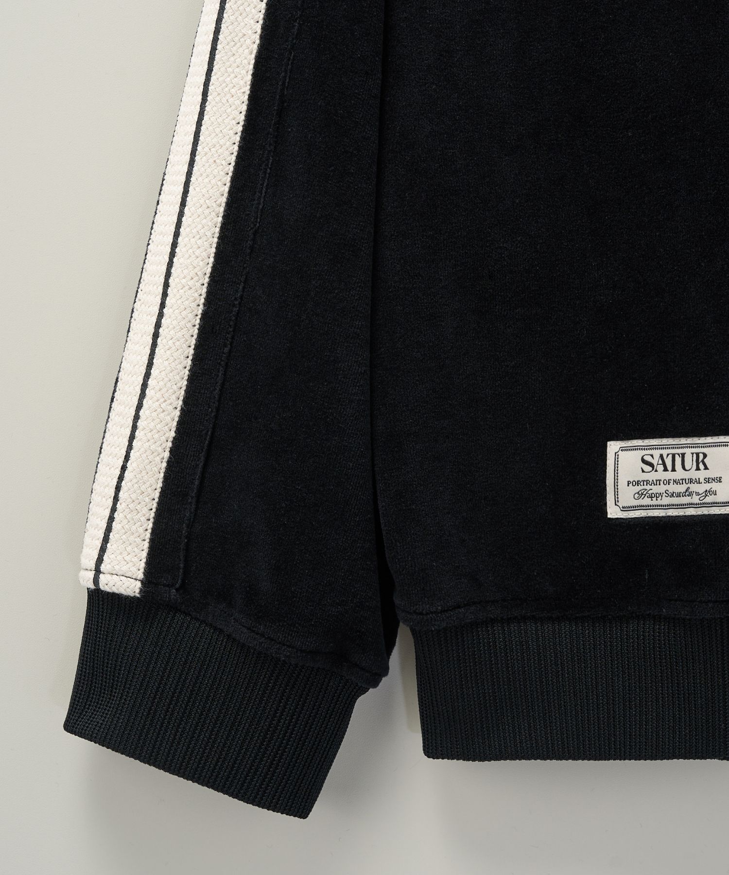 MUSINSA | SATUR Velour loose fit half zip-up black